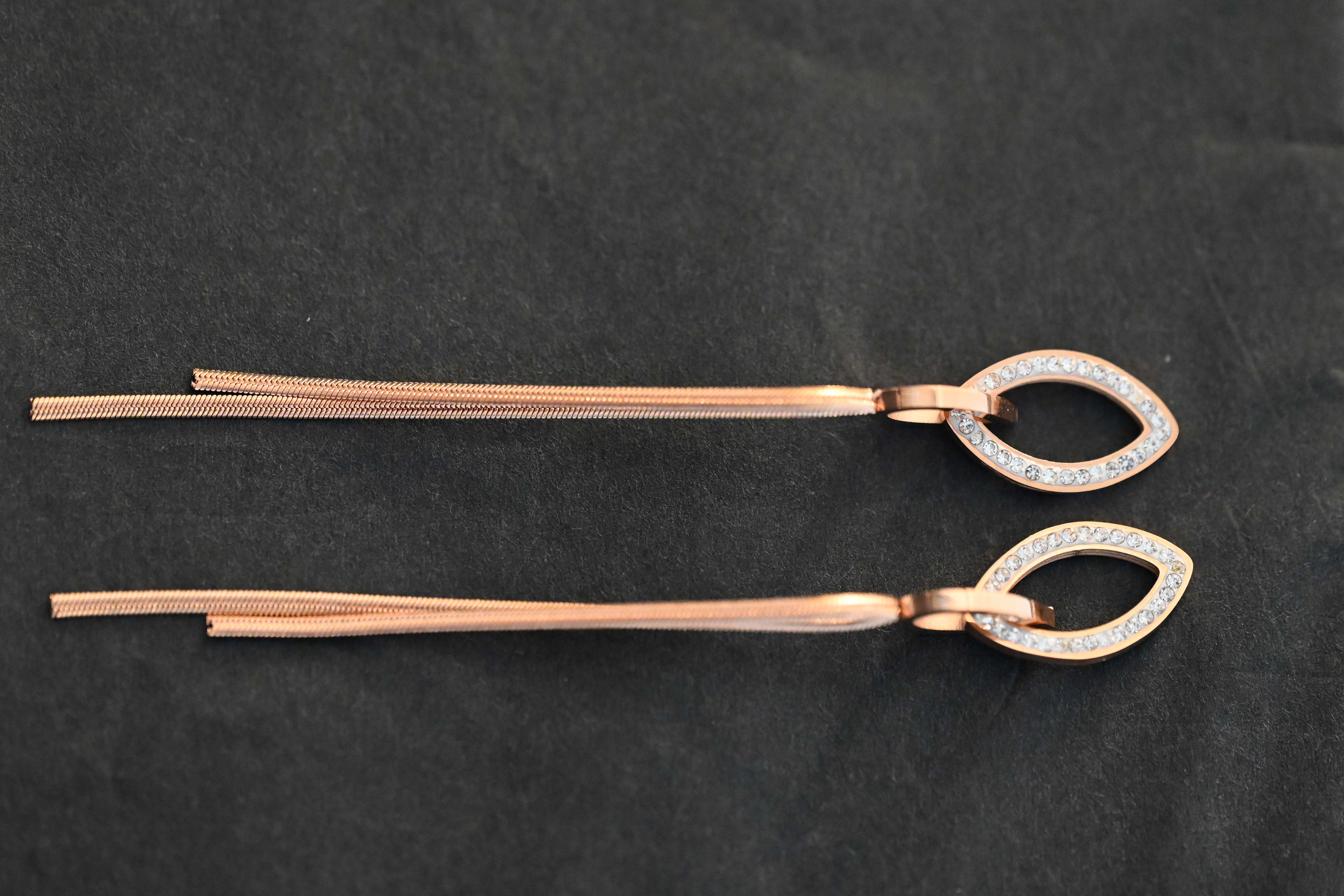 Pendientes largos con circonitas