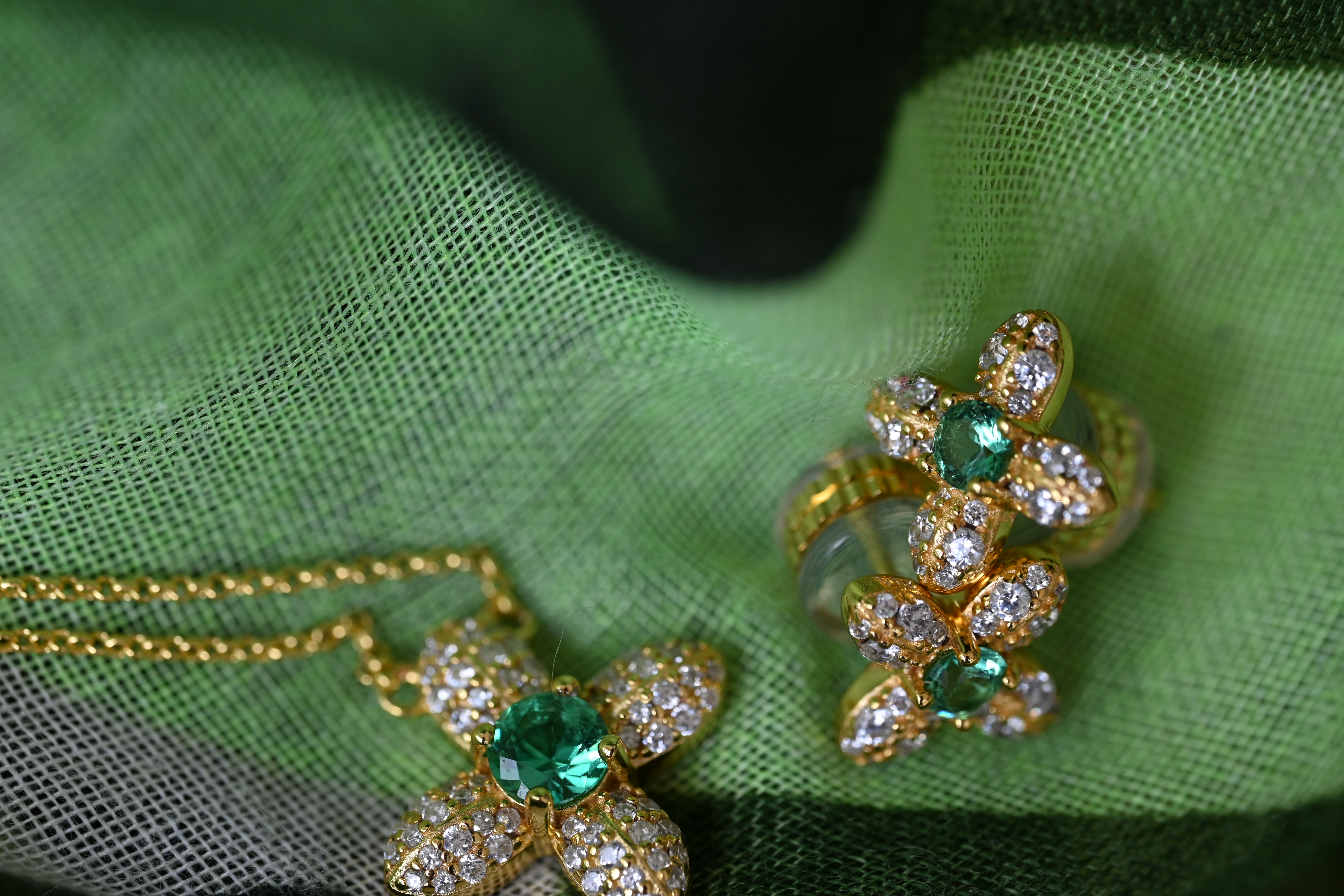 Pendientes en Conjunto de joyería de plata chapado de oro con circonio verde