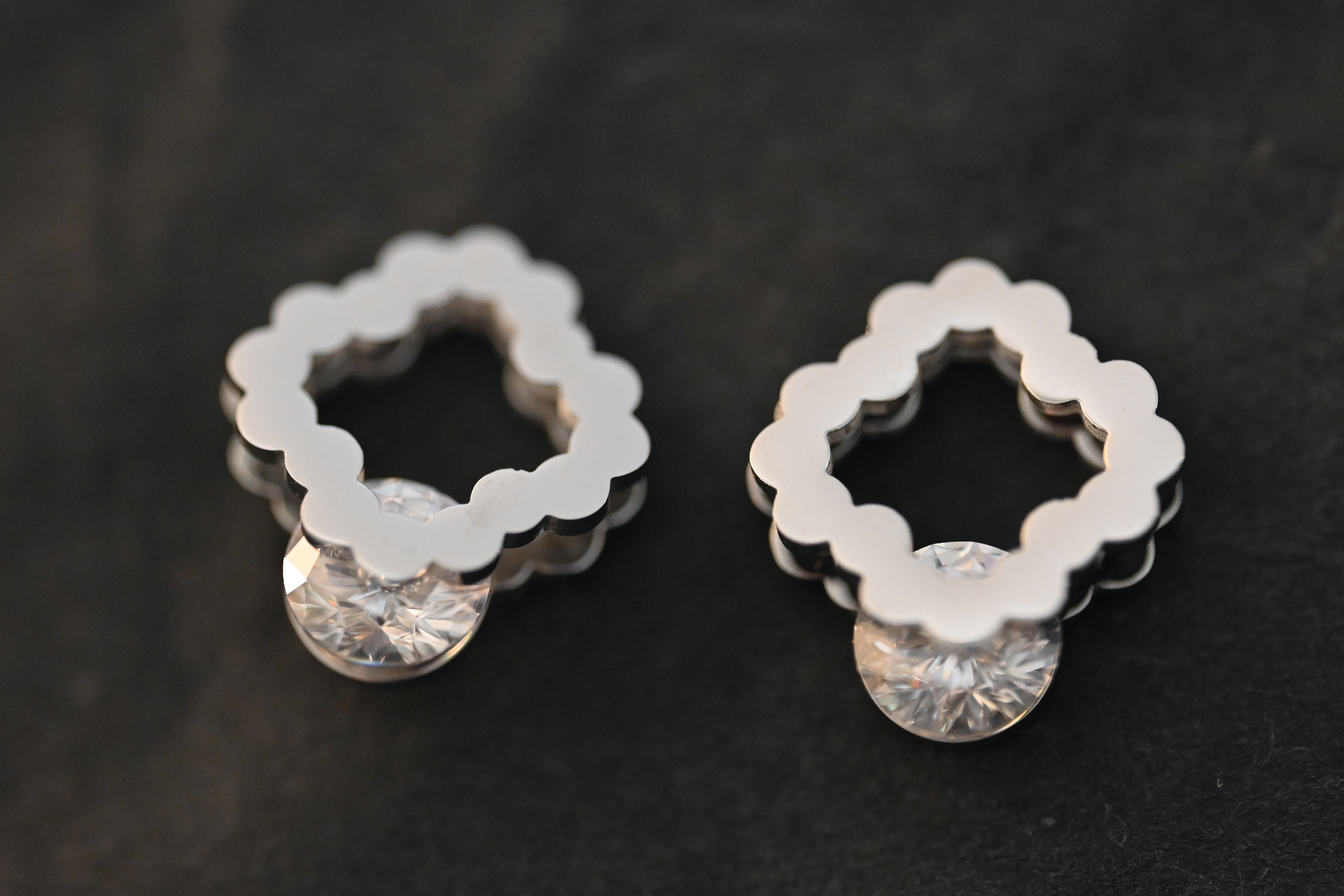 Pendientes geometricos con circonitas