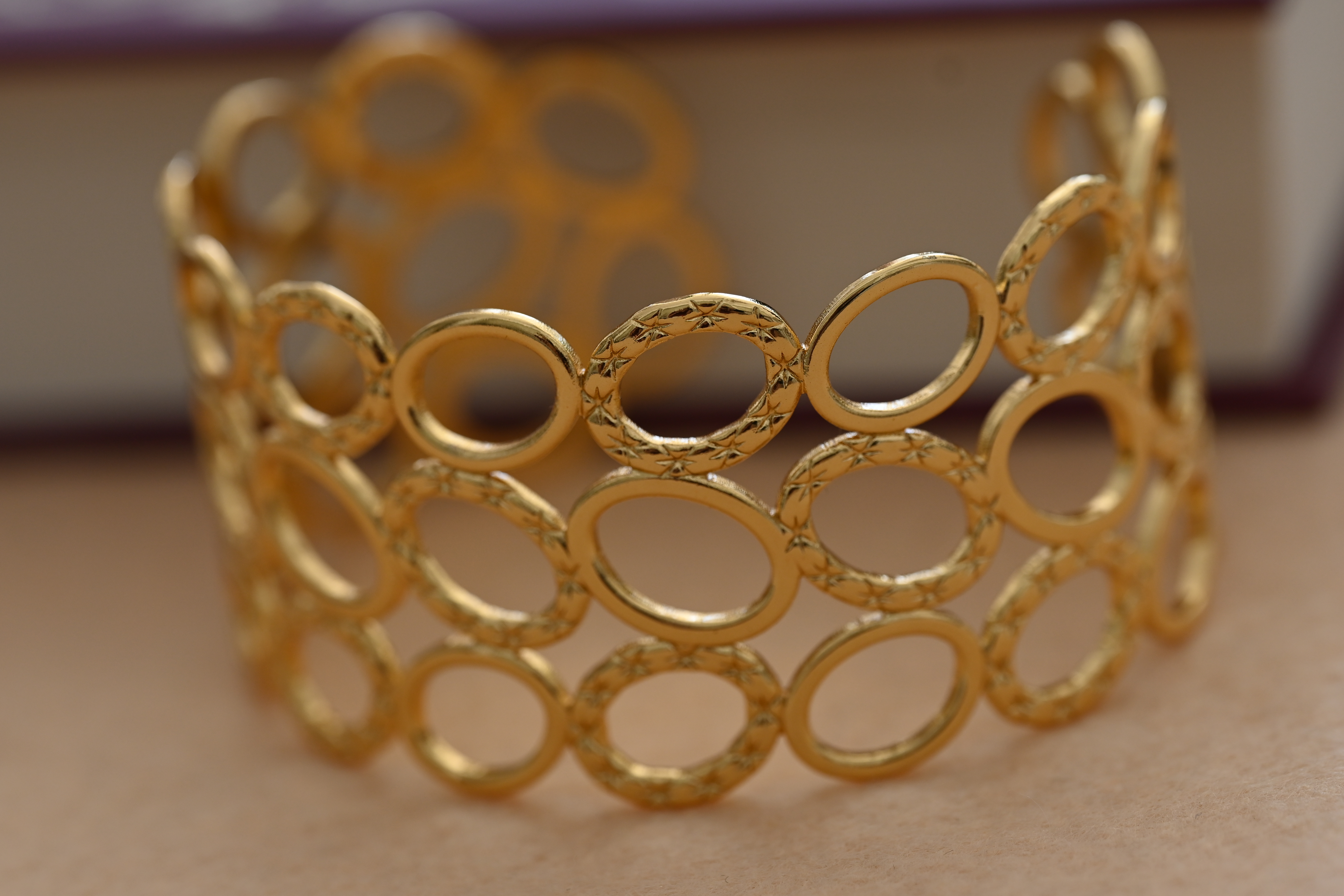 Golden circle bracelet