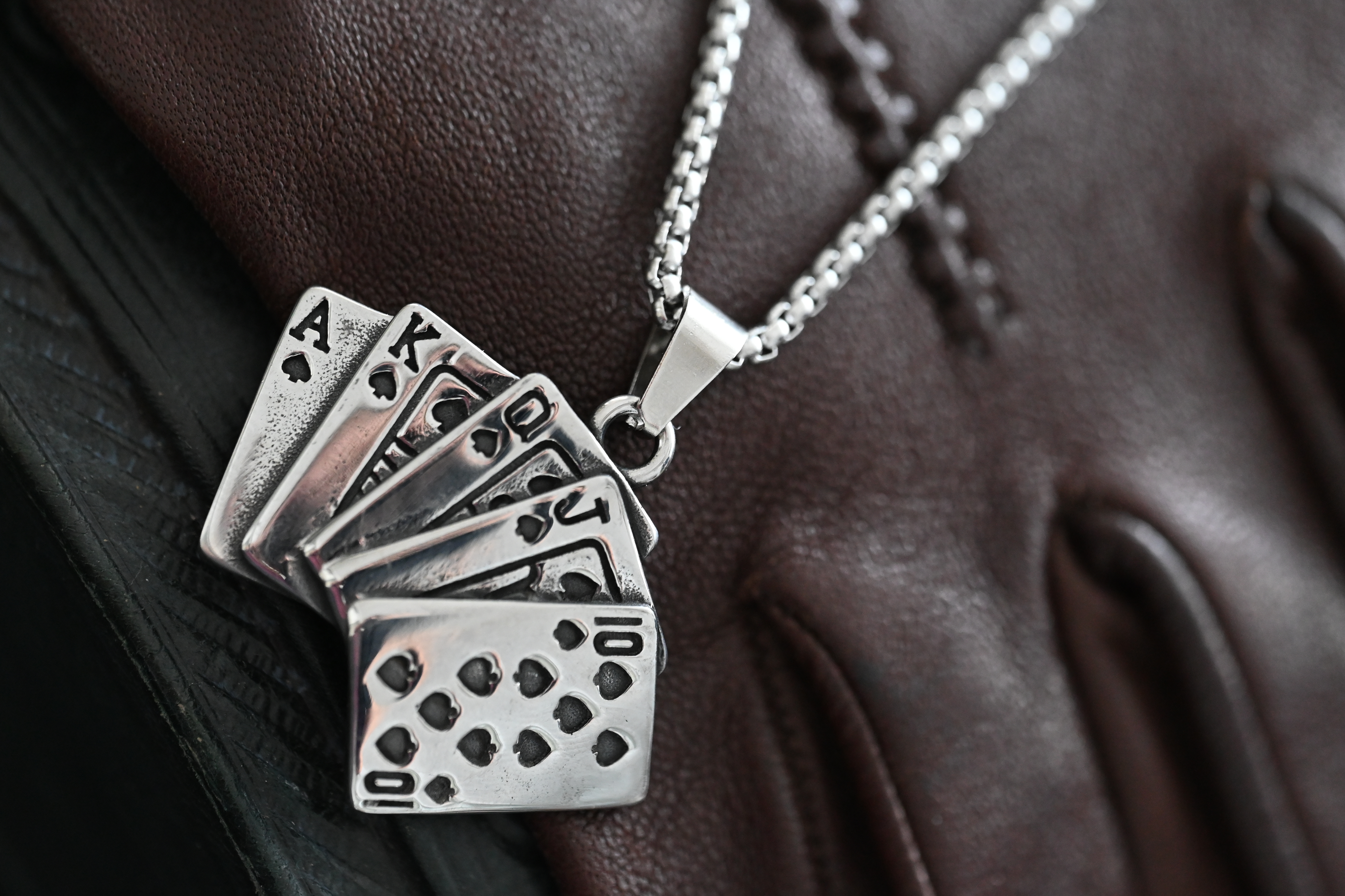 Cards necklace