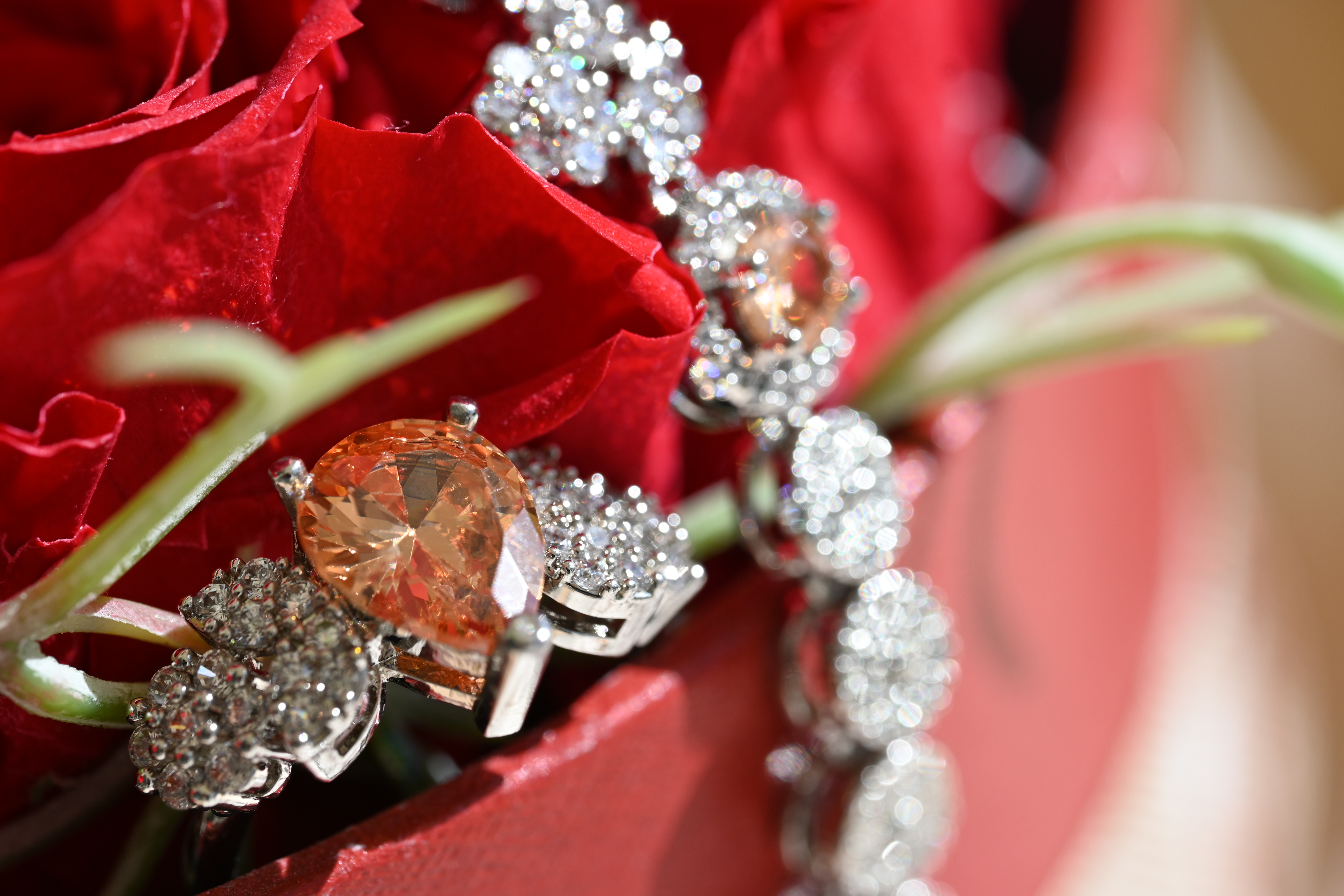 Set of jewel with orange zircons 