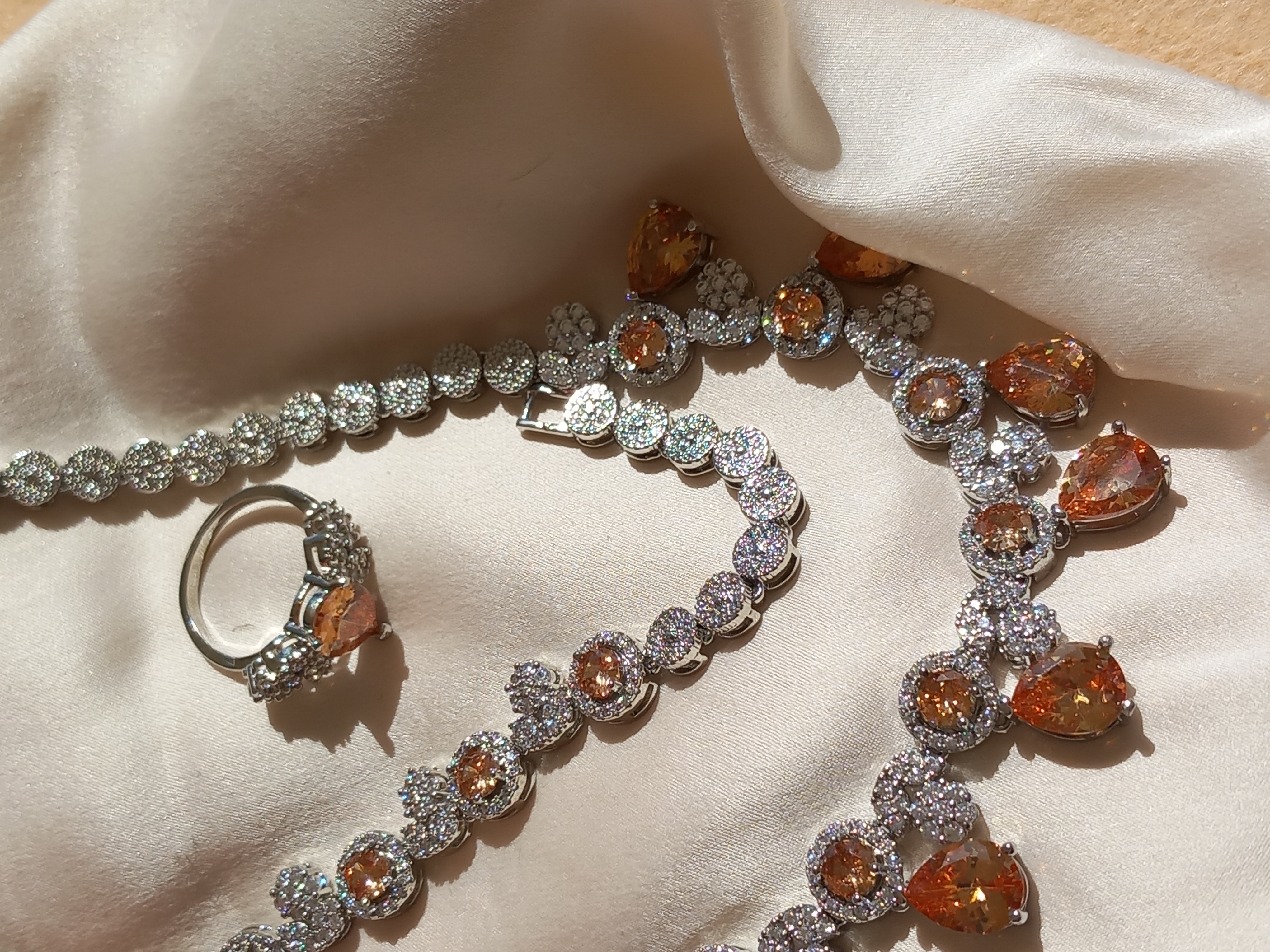 Set de joyas con circonitas anaranjadas