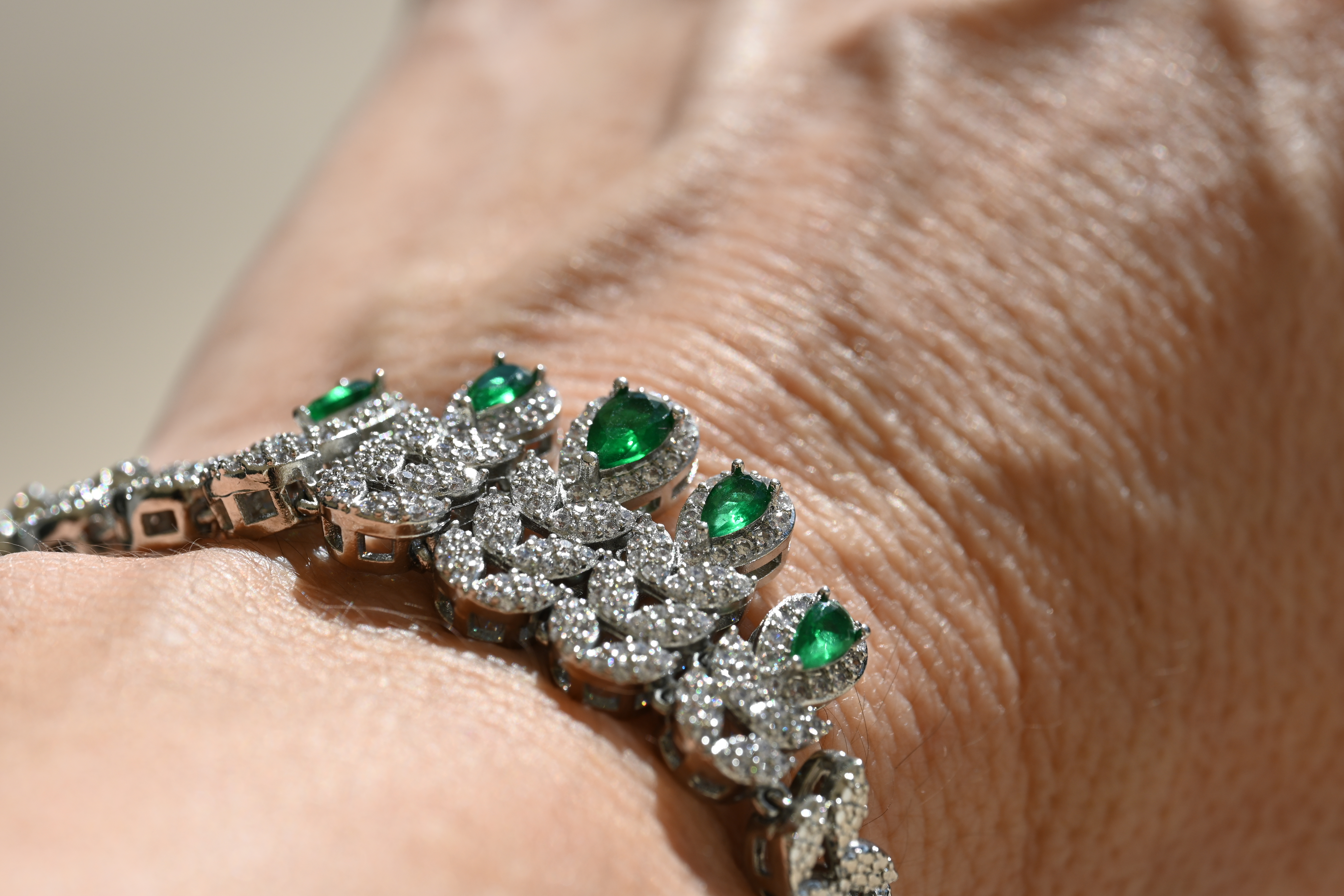 Set de joyas con circonitas verdes