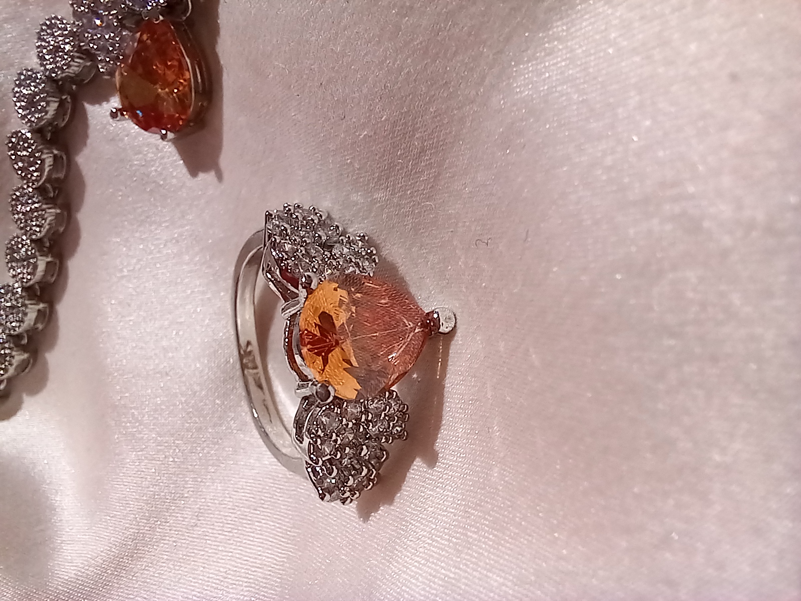 Set de joyas con circonitas anaranjadas