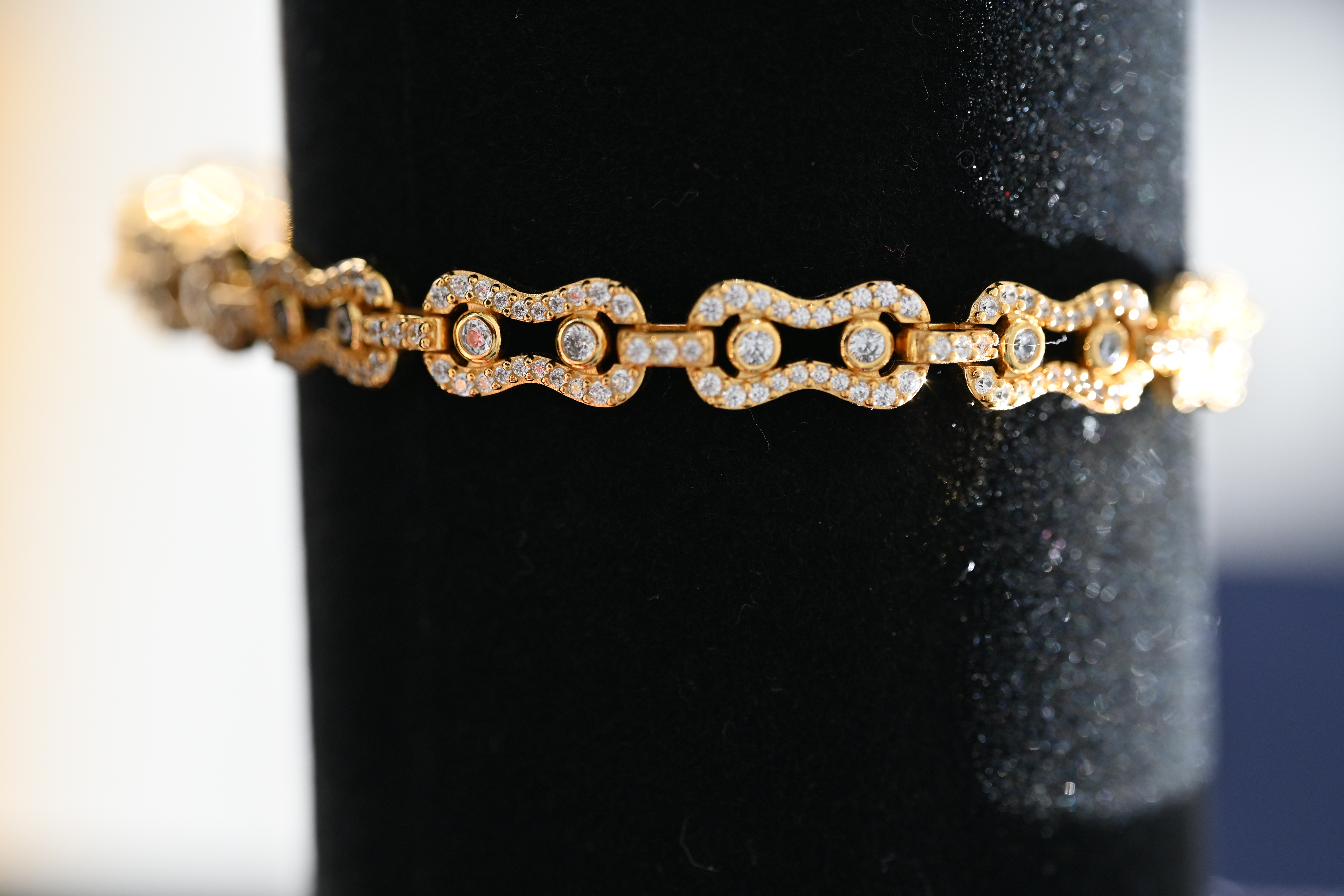 Pulsera de plata dorado con circonio