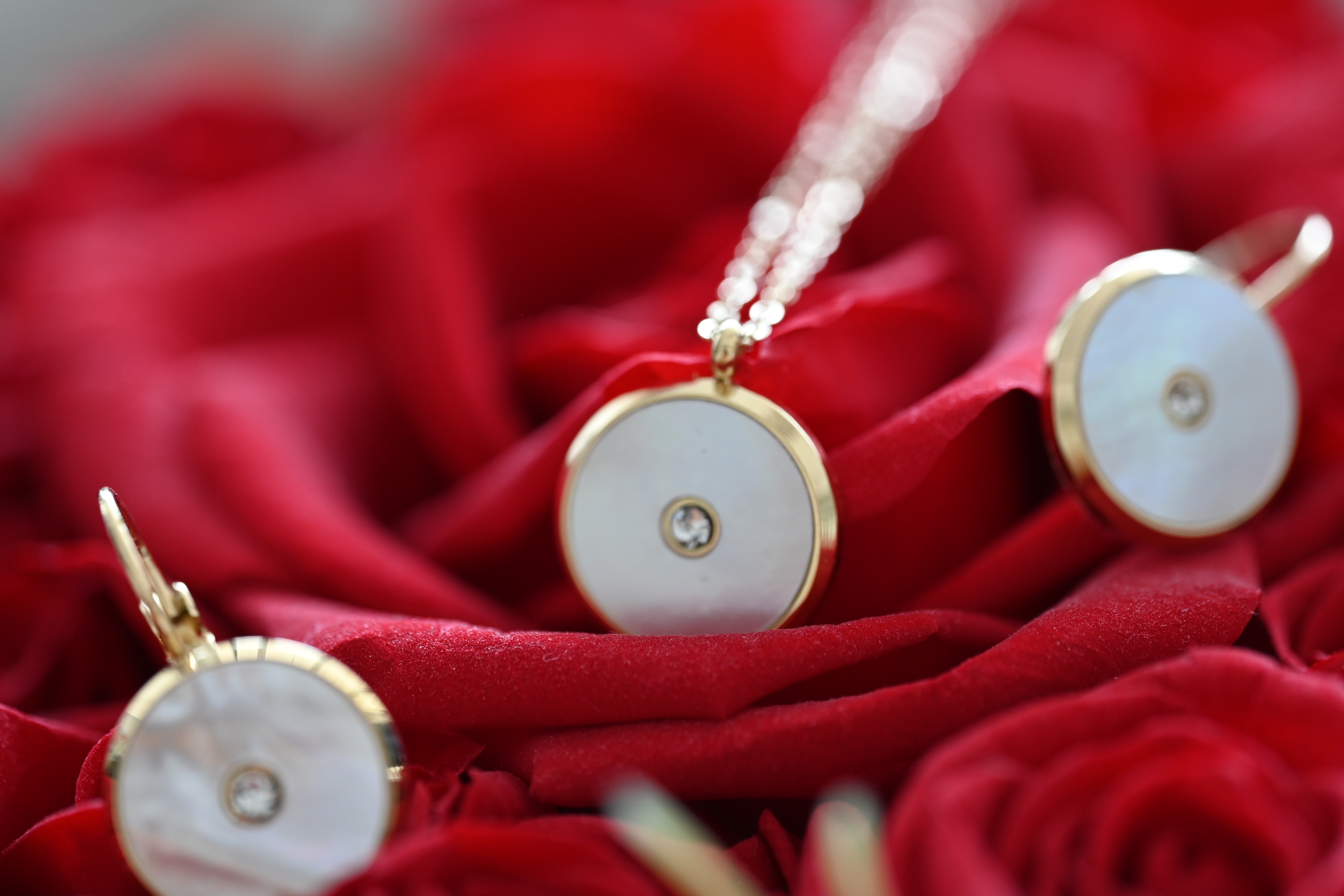 Conjunto de Joyas en Acero Inoxidable Dorado con Madreperla