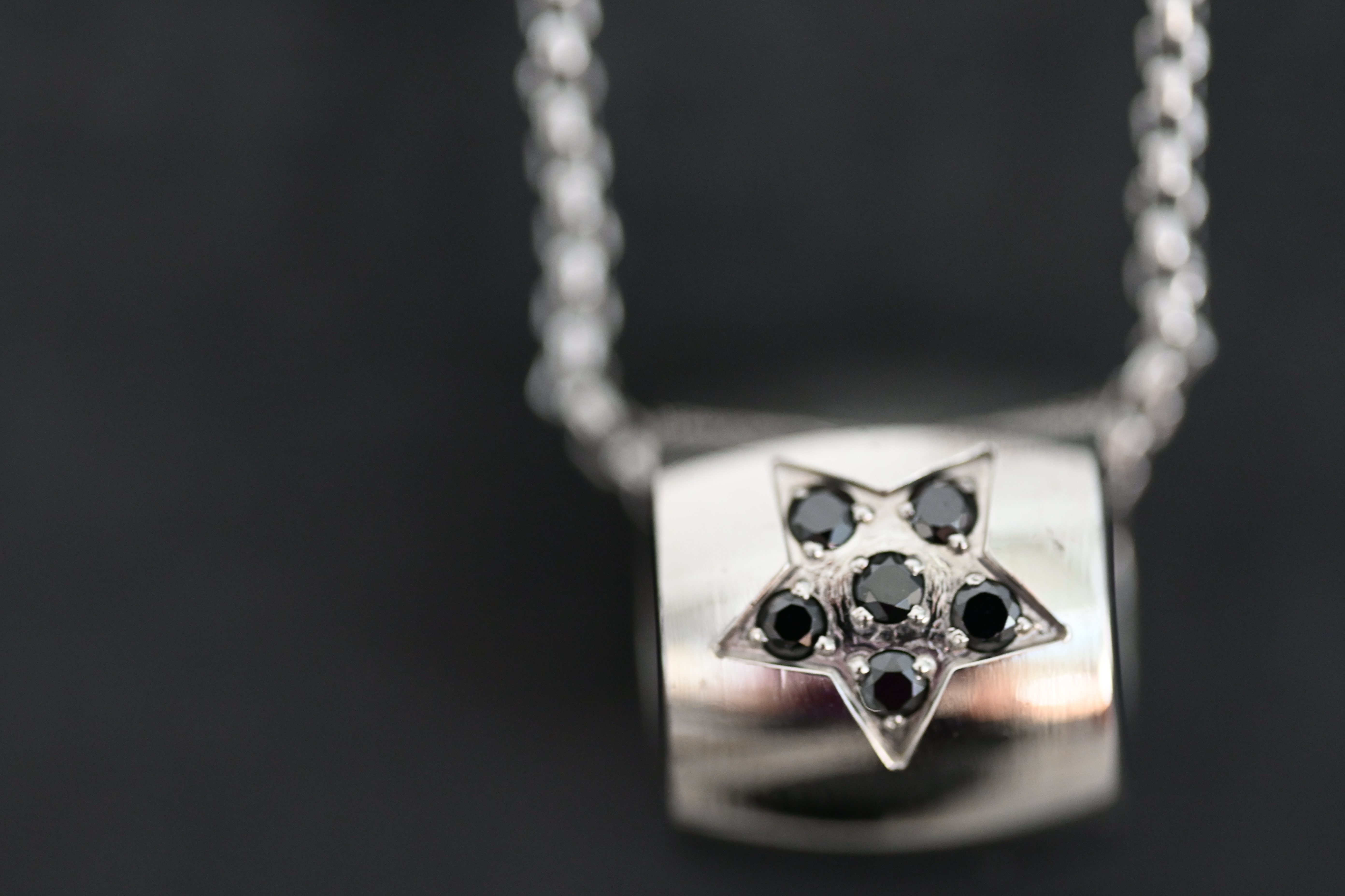 Engraved barrel in chain