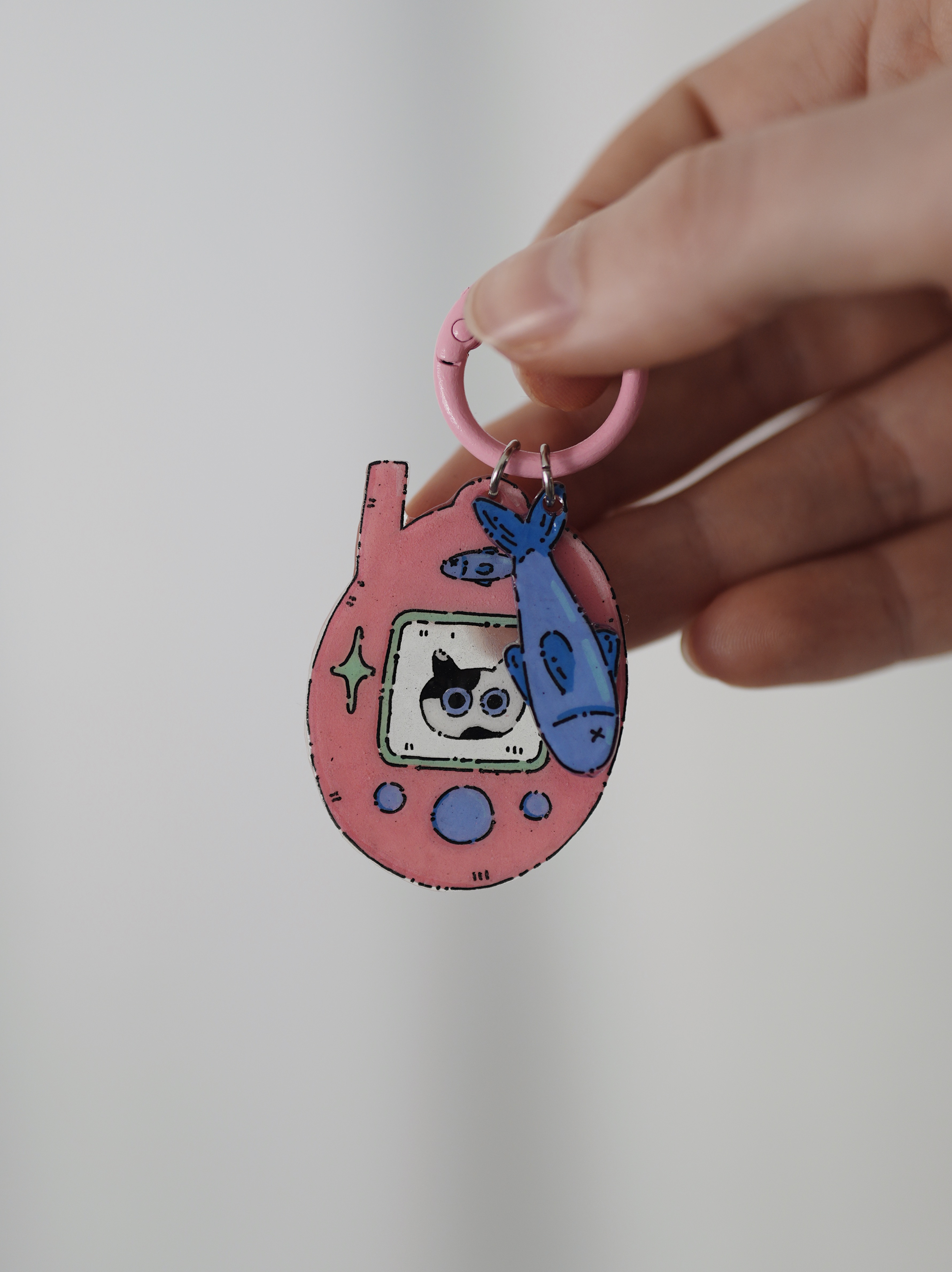 Raktų pakabukas su Tamagotchi dėmėtu kačiuku