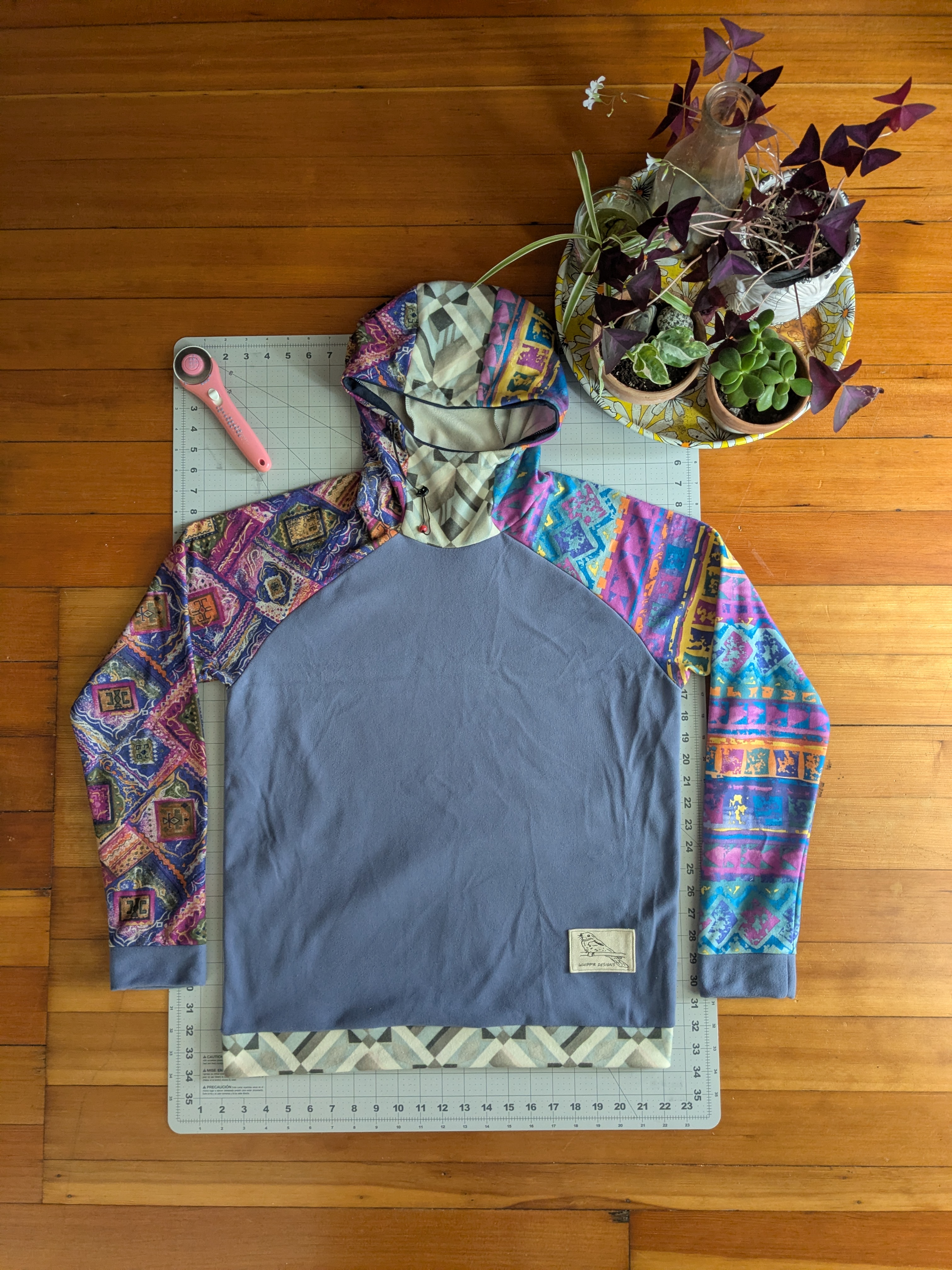 Raglan Hoodie Medium (Chaos Colors)