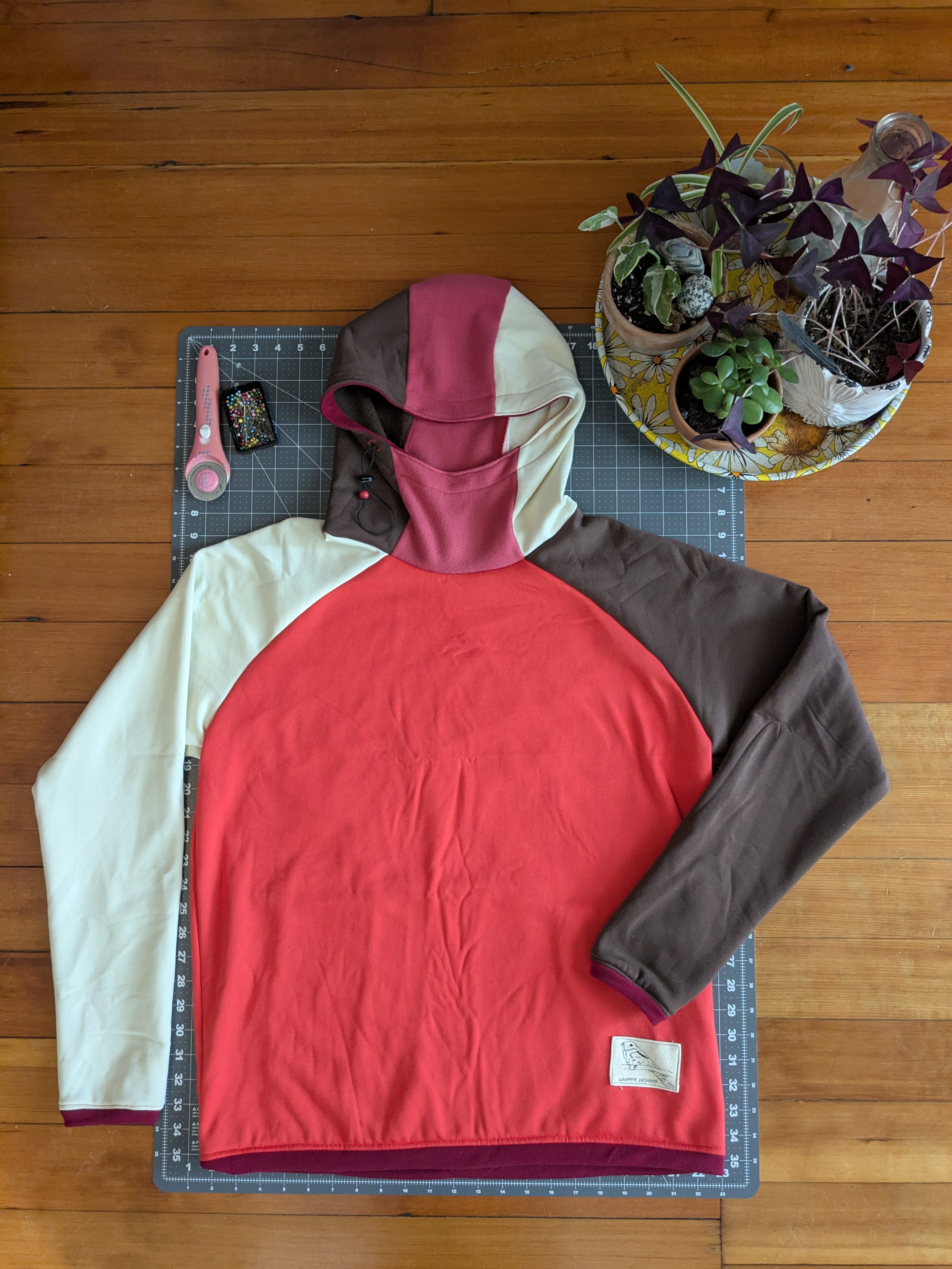 Raglan Hoodie Large (Neapolitan)