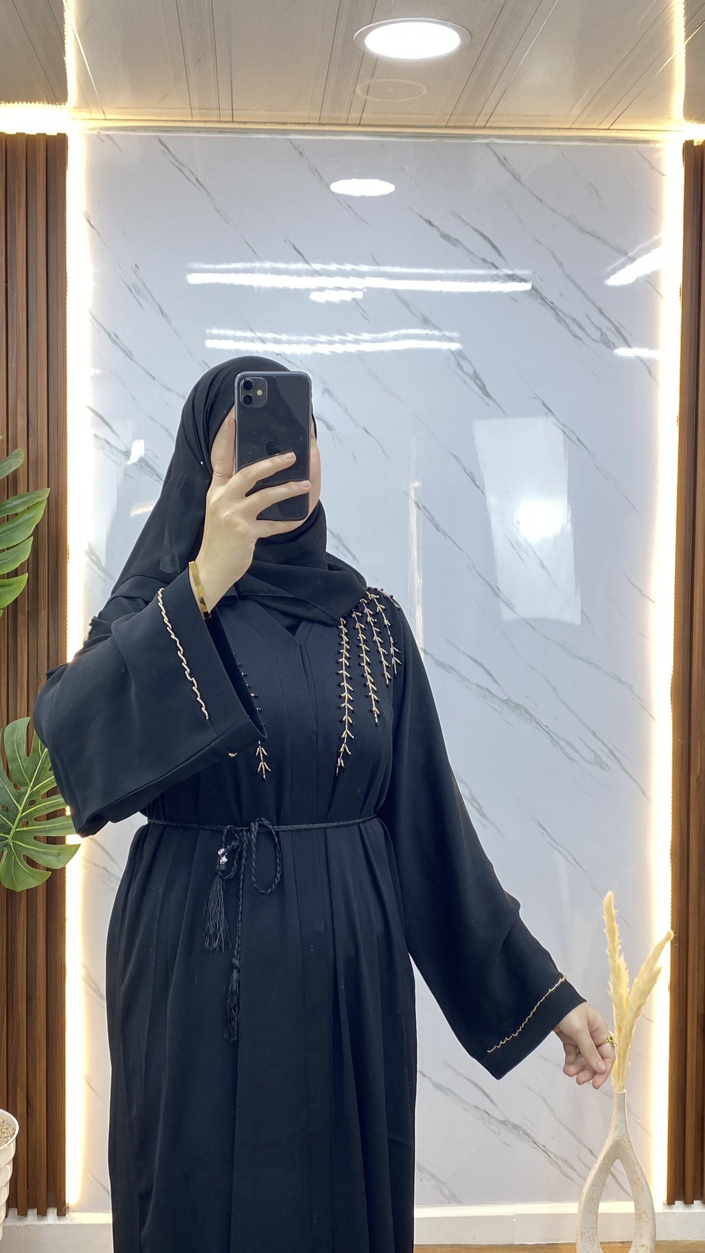 Abaya Noir avec Perles Doré