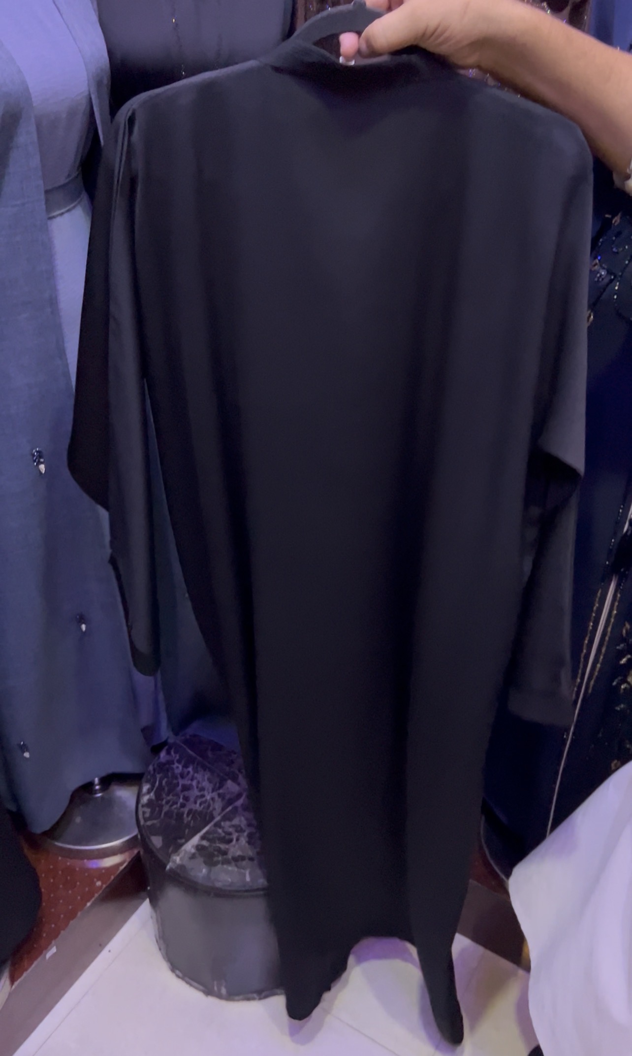 Abaya noir avec perles noir