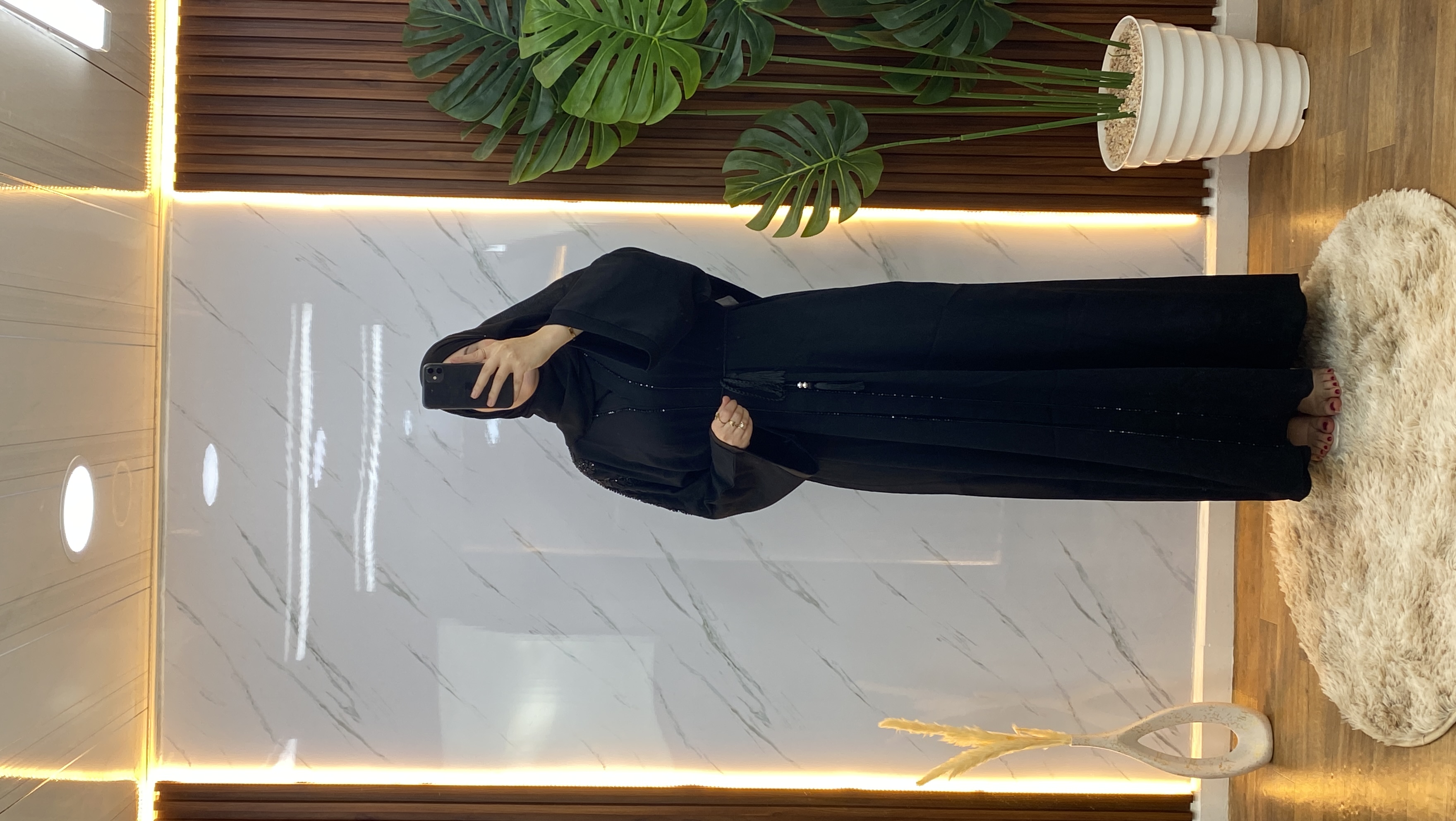 عباية راقية مطرزة