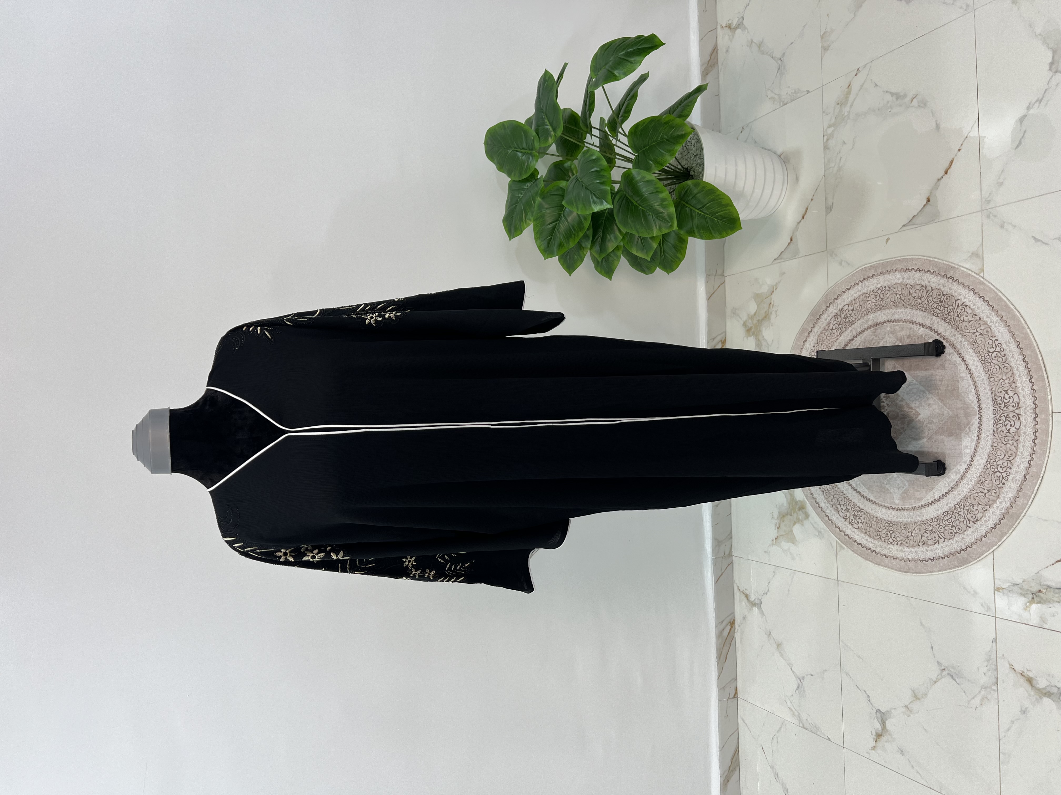 Abaya noire broderie