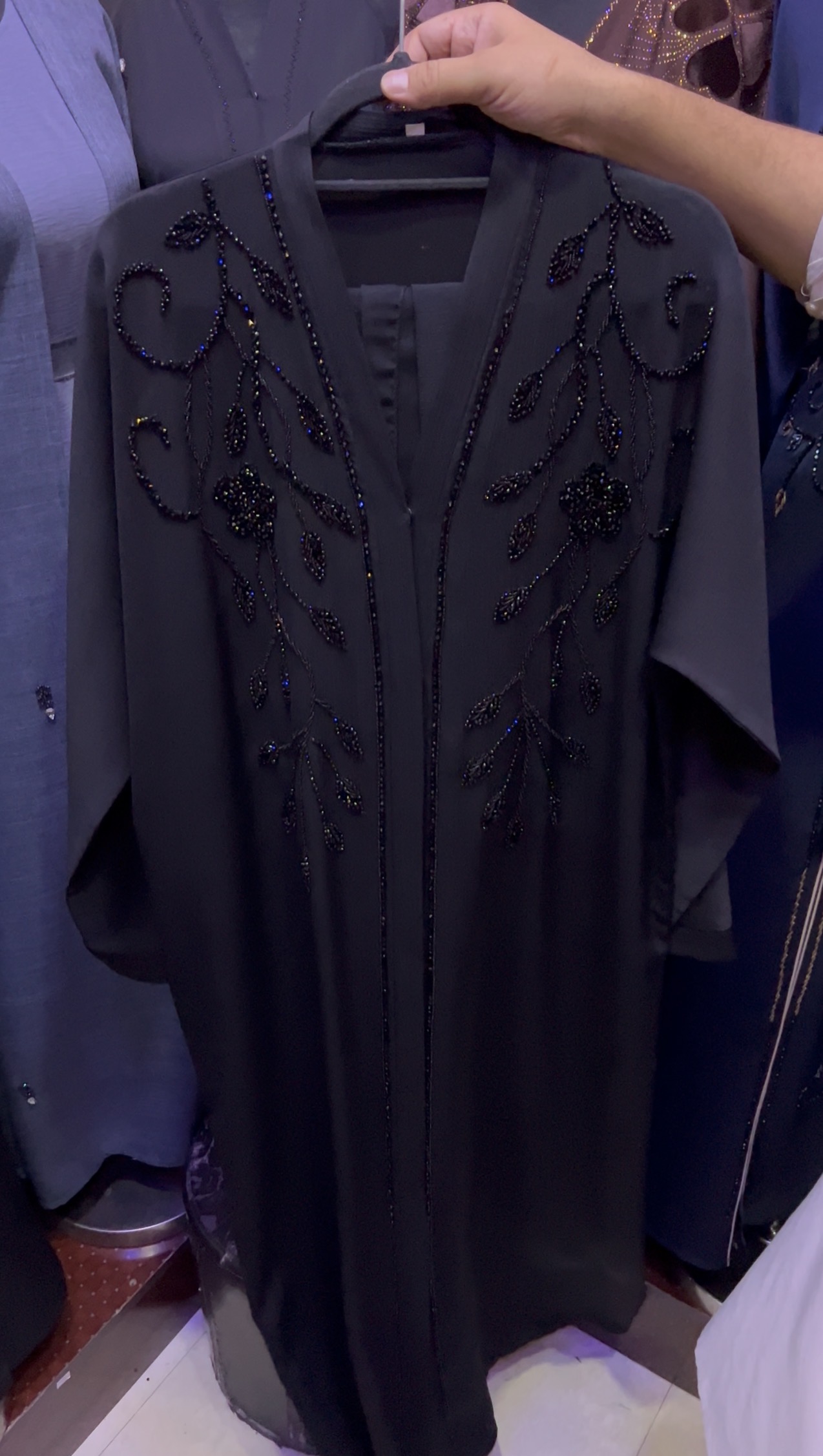 Abaya noir avec perles noir
