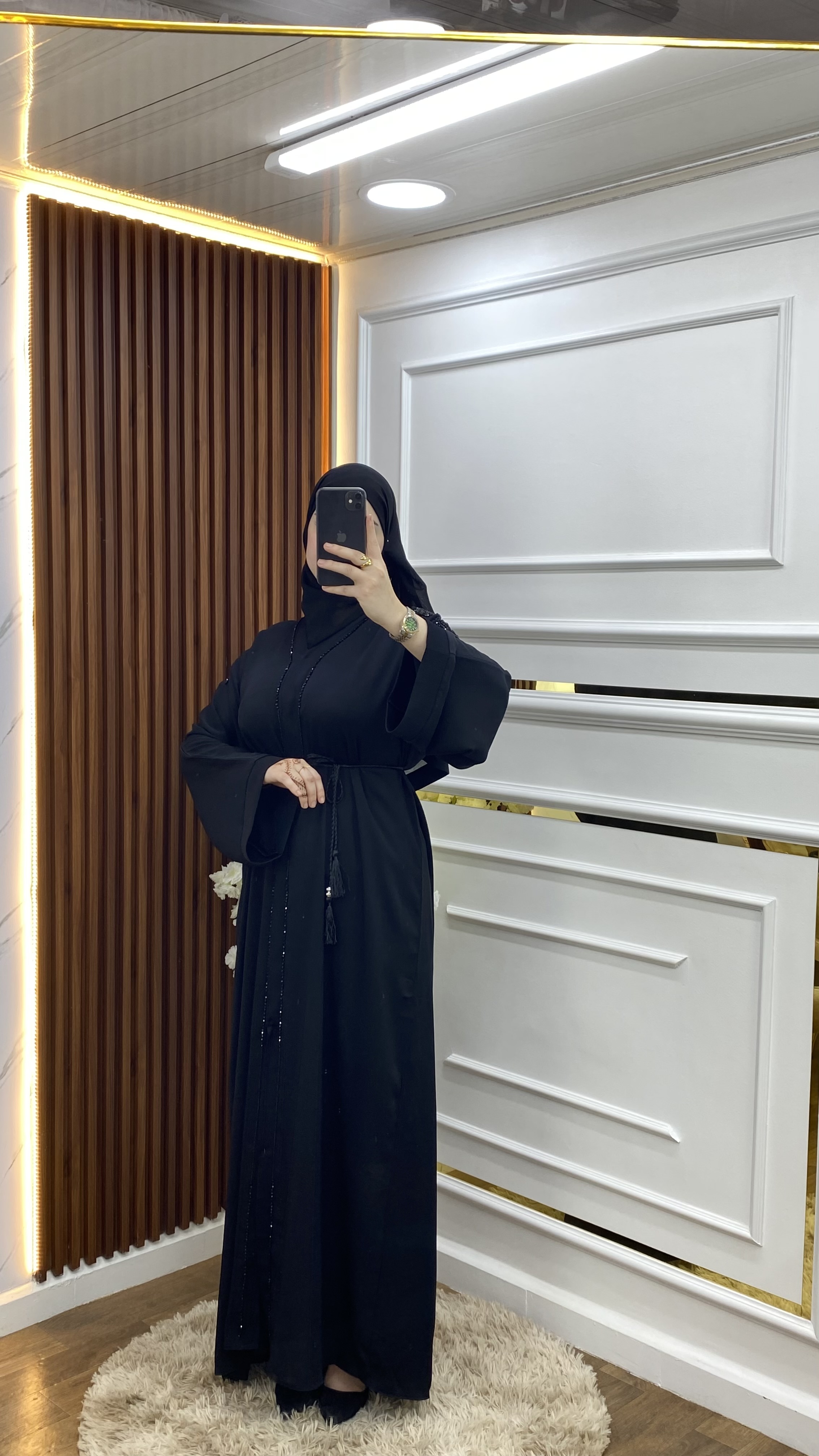 عباية راقية مطرزة