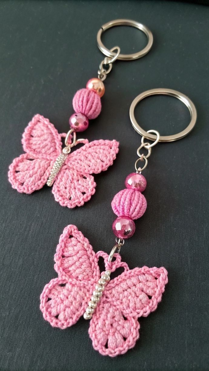 Chaveiro Artesanal Borboleta Charmosa em Crochê