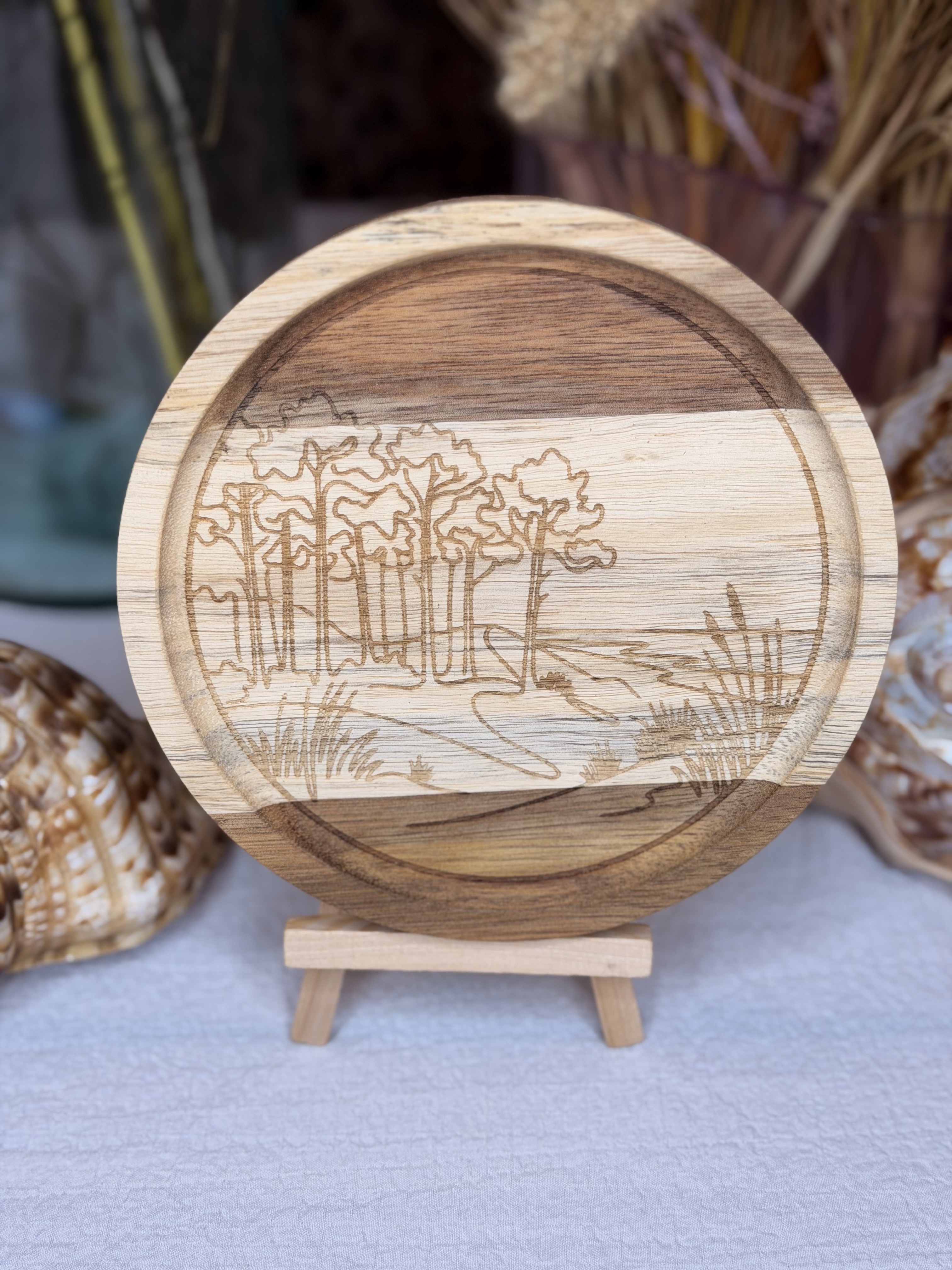 Tableau/Plateau gravé rond Acacia - Pins et dune - 15,5 cm