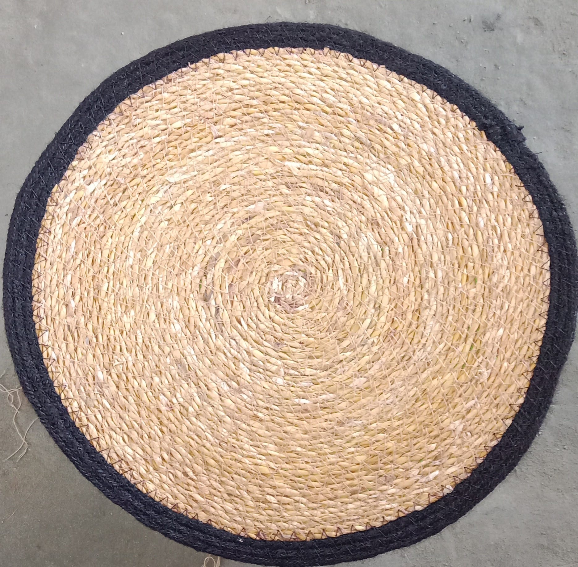 Handwoven Jute Round Rug