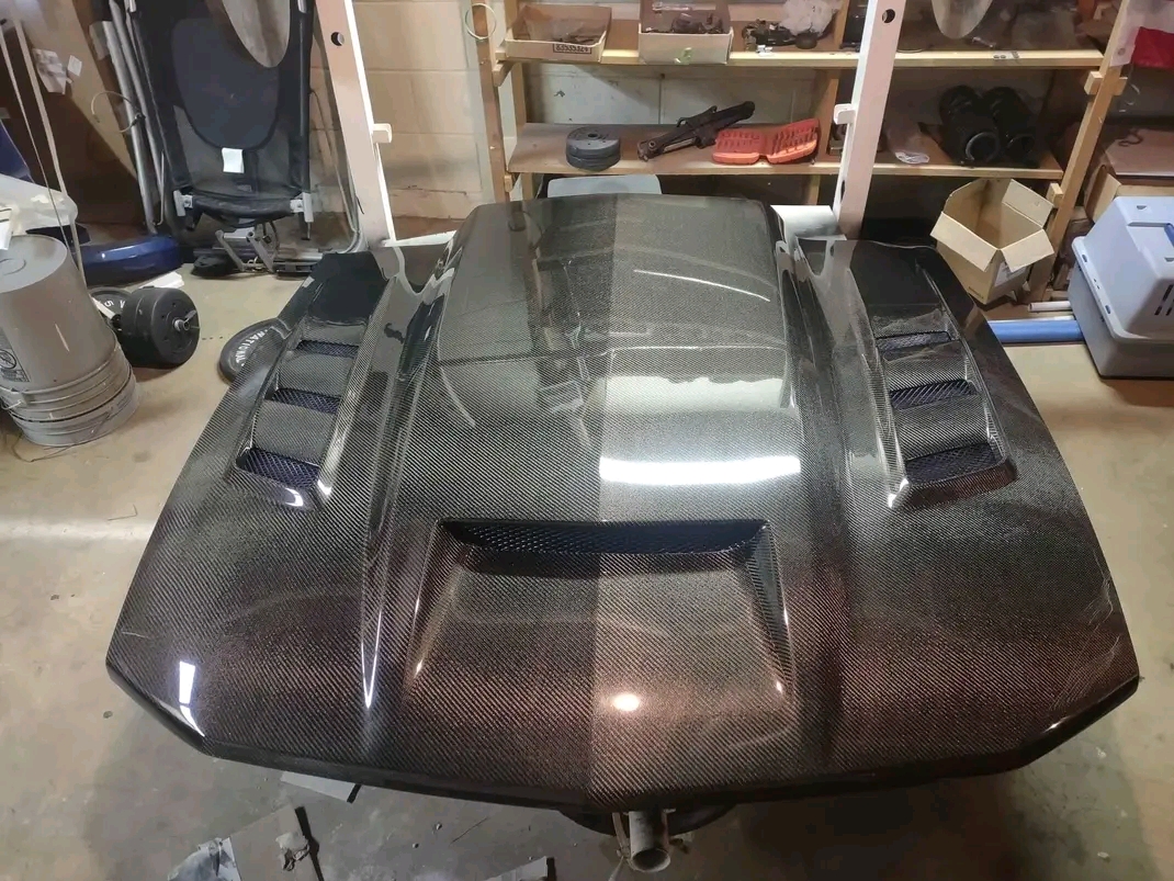 Carbon Fiber Car Hood for 05-09 Mustang