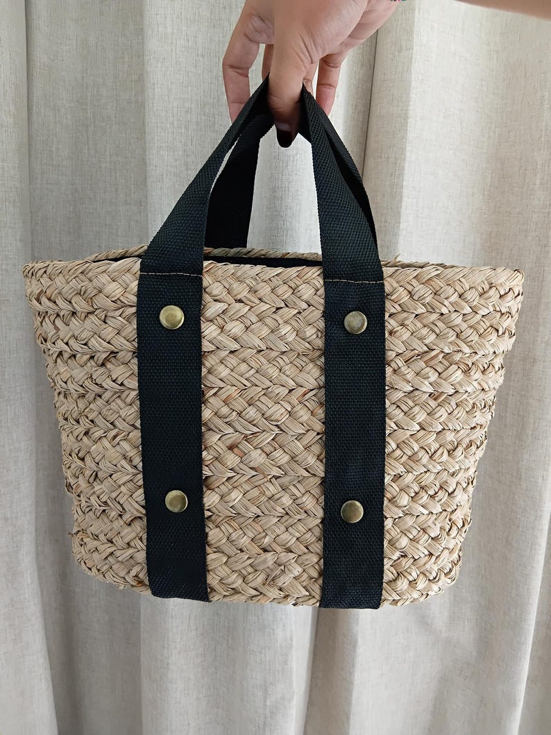 Mendong Woven Bag: Bali Seagrass Market Tote with Black Straps