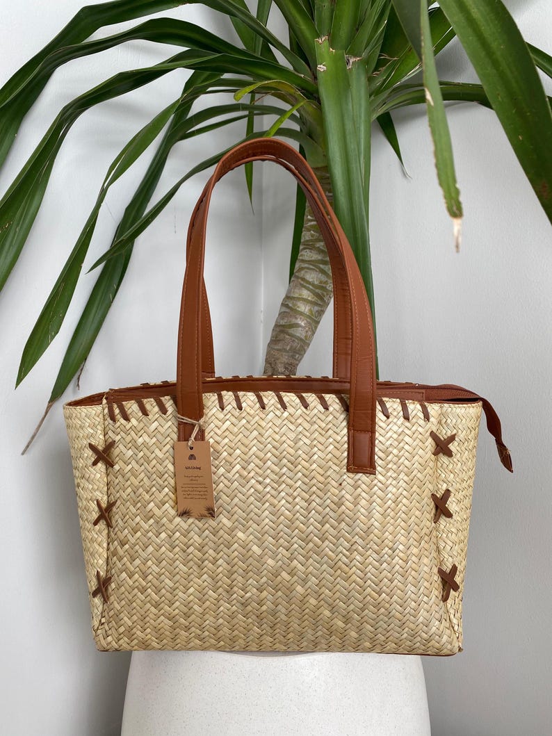 Pandan Woven Tote Bag: Eco-Chic Rustic Handbag with Leather Accents