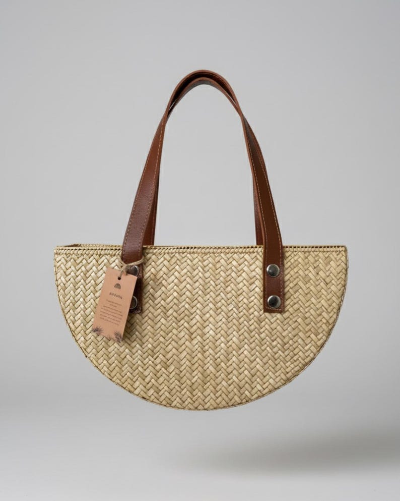Woven Pandan Clutch: Boho Evening Bag with Leather Handle