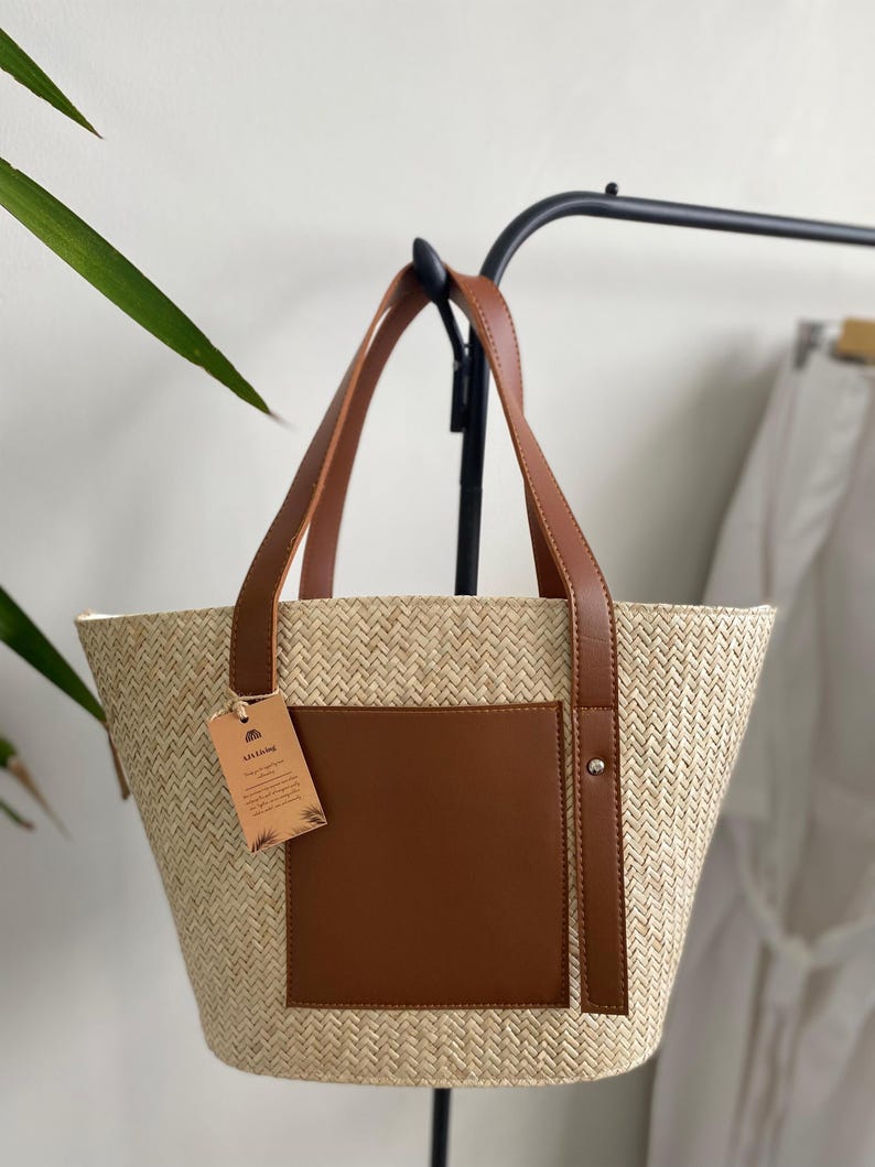 Pandan Woven Tote Bag: White Tropical Market Bag with Leather Handles