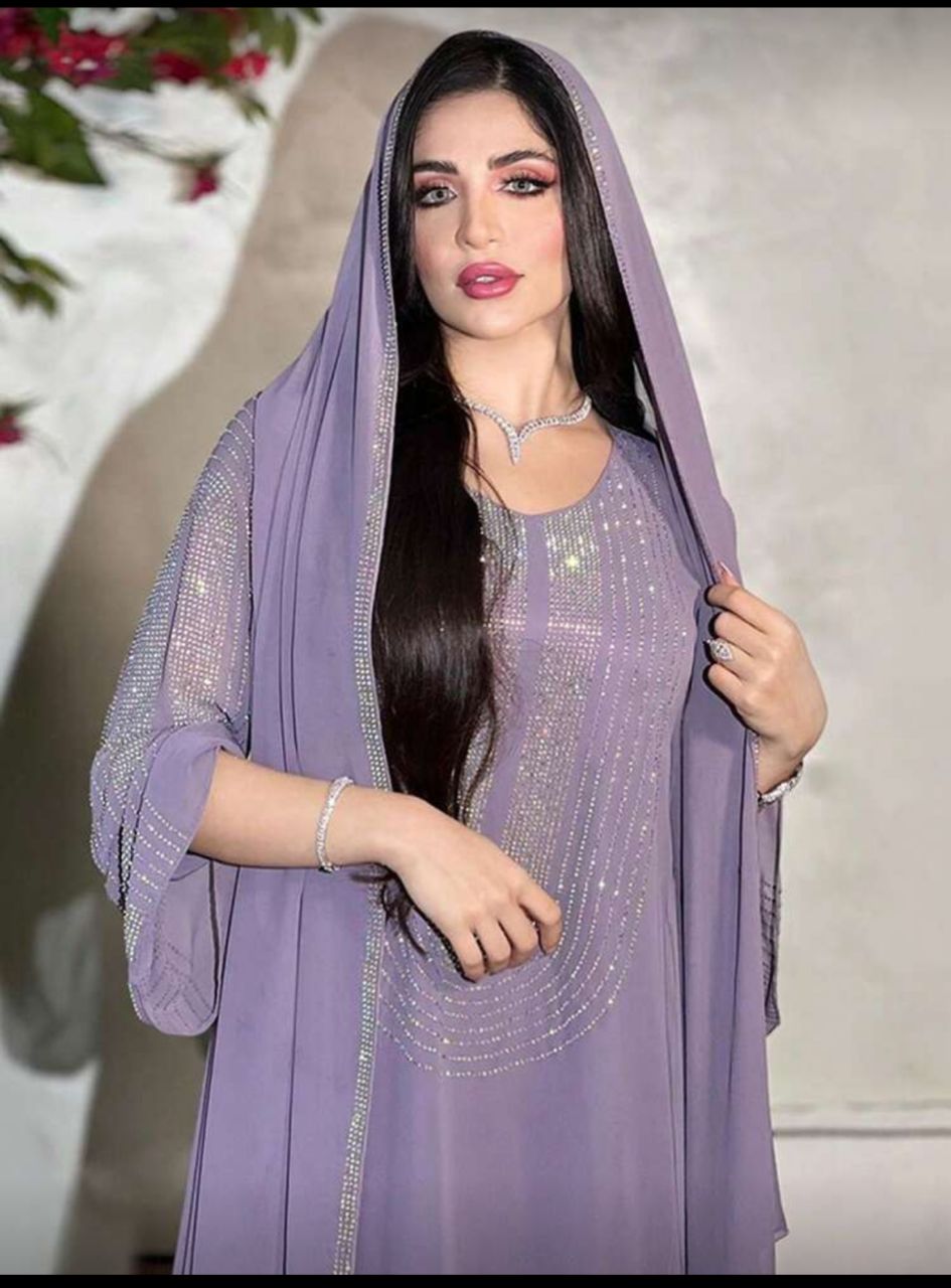 عباية أنيقة