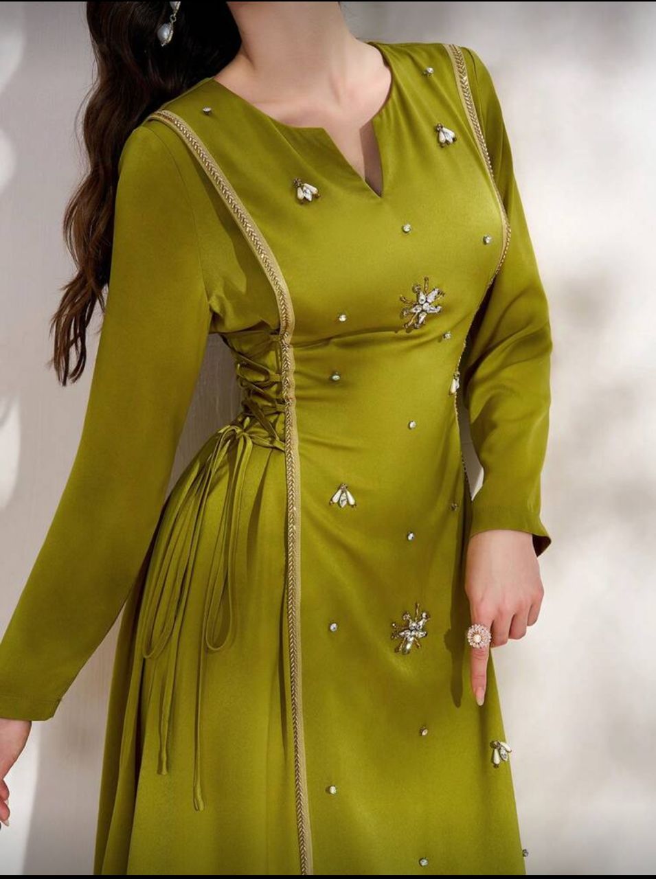 فستان أخضر زيتوني أنيق