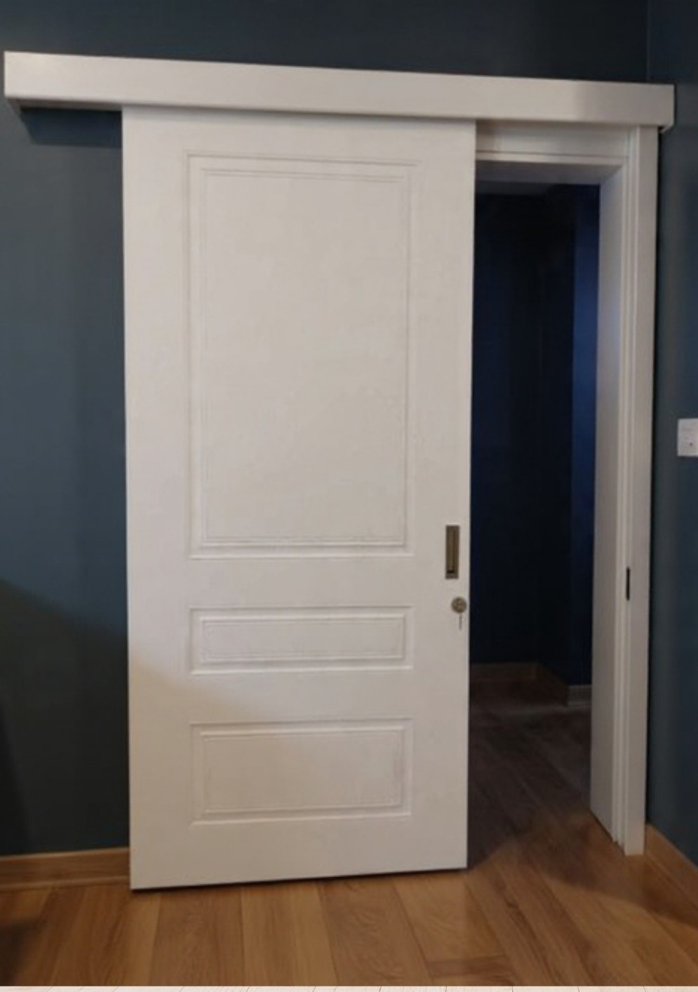 باب سحب خشبي