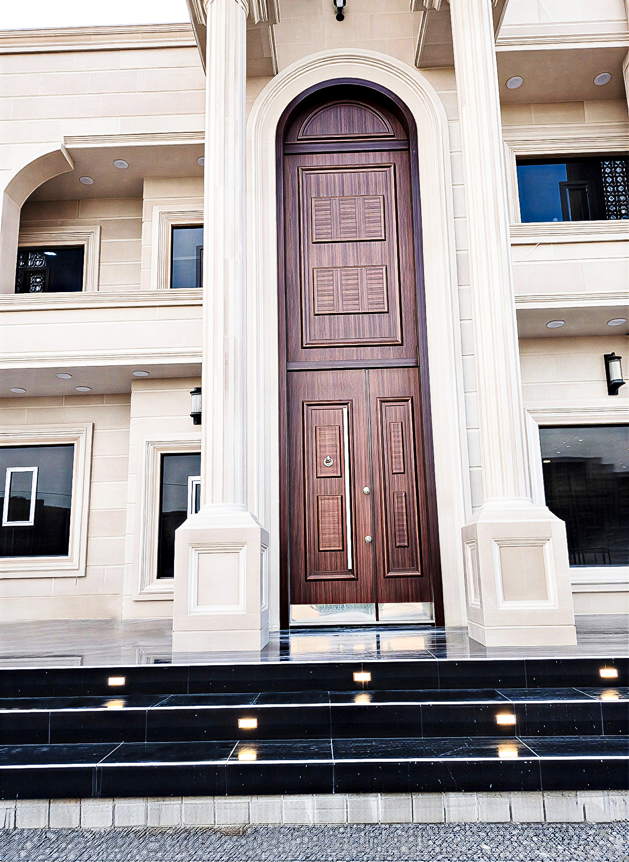 المجموعة الملكية للأبواب