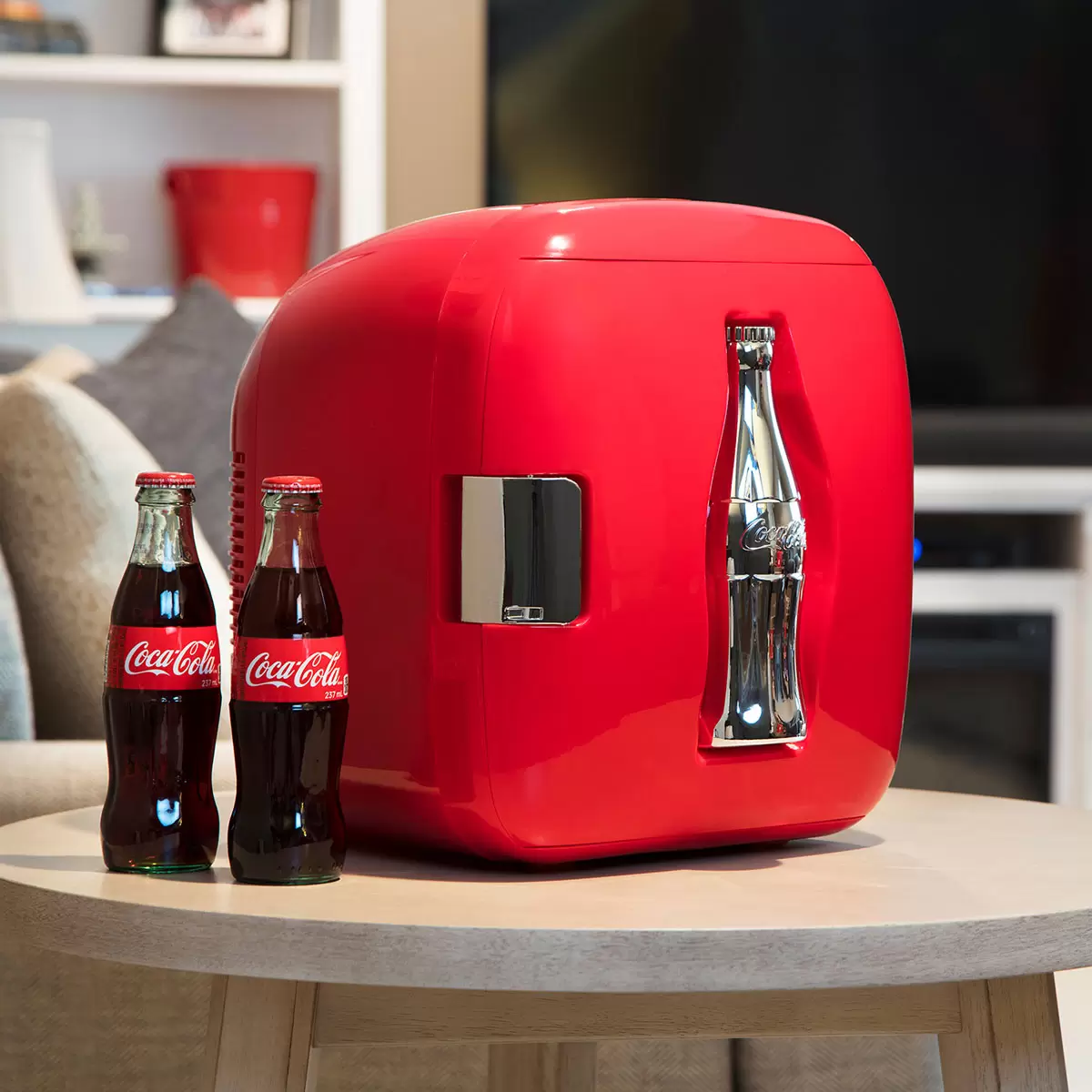Coca-Cola Heritage 7.9L Mini Fridge 12 Can Portable Cooler In Red