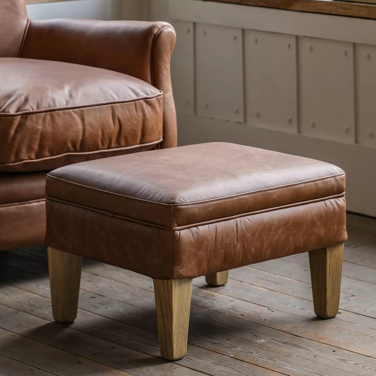 Gallery Mr. Paddington Vintage Brown Leather Footstool