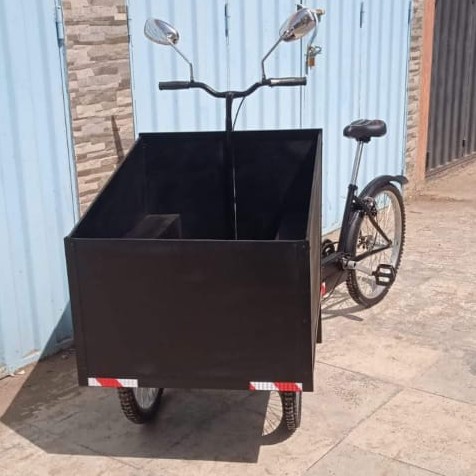 Vélo Électrique Cargo Noir
