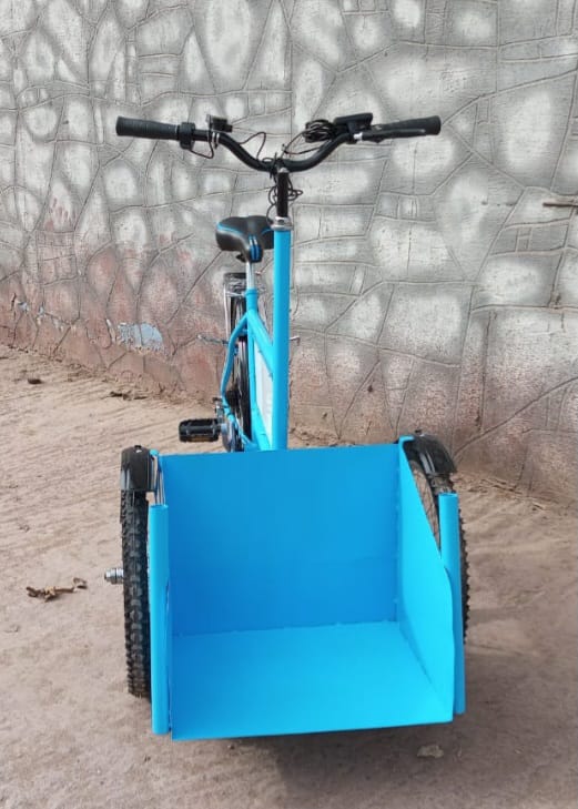 Tricycle Cargo Électrique de Nettoyage Urbain en avant – Performance, Stabilité et Propreté Durable