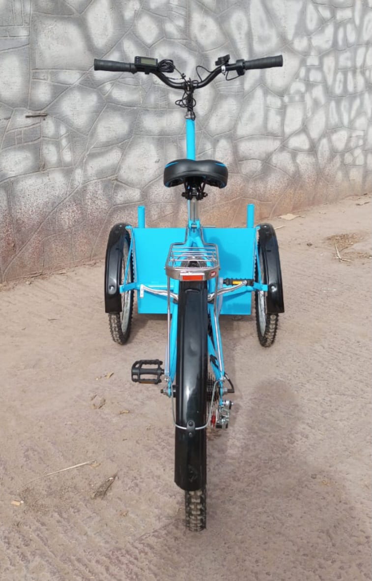 Tricycle Cargo Électrique de Nettoyage Urbain en avant – Performance, Stabilité et Propreté Durable