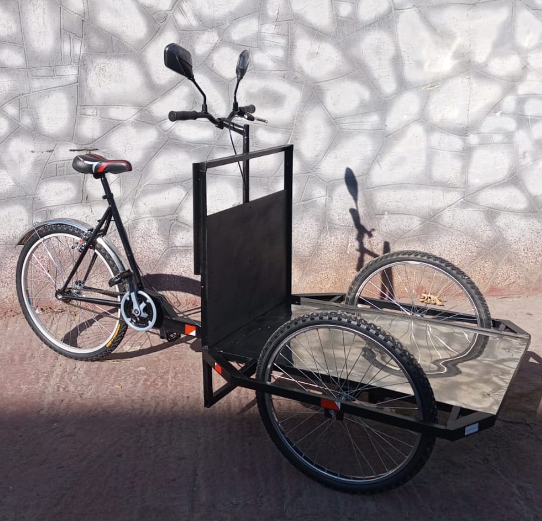 Vélo Cargo Électrique à Plateau Avant – Puissant, Stable et Idéal pour le Transport Professionnel