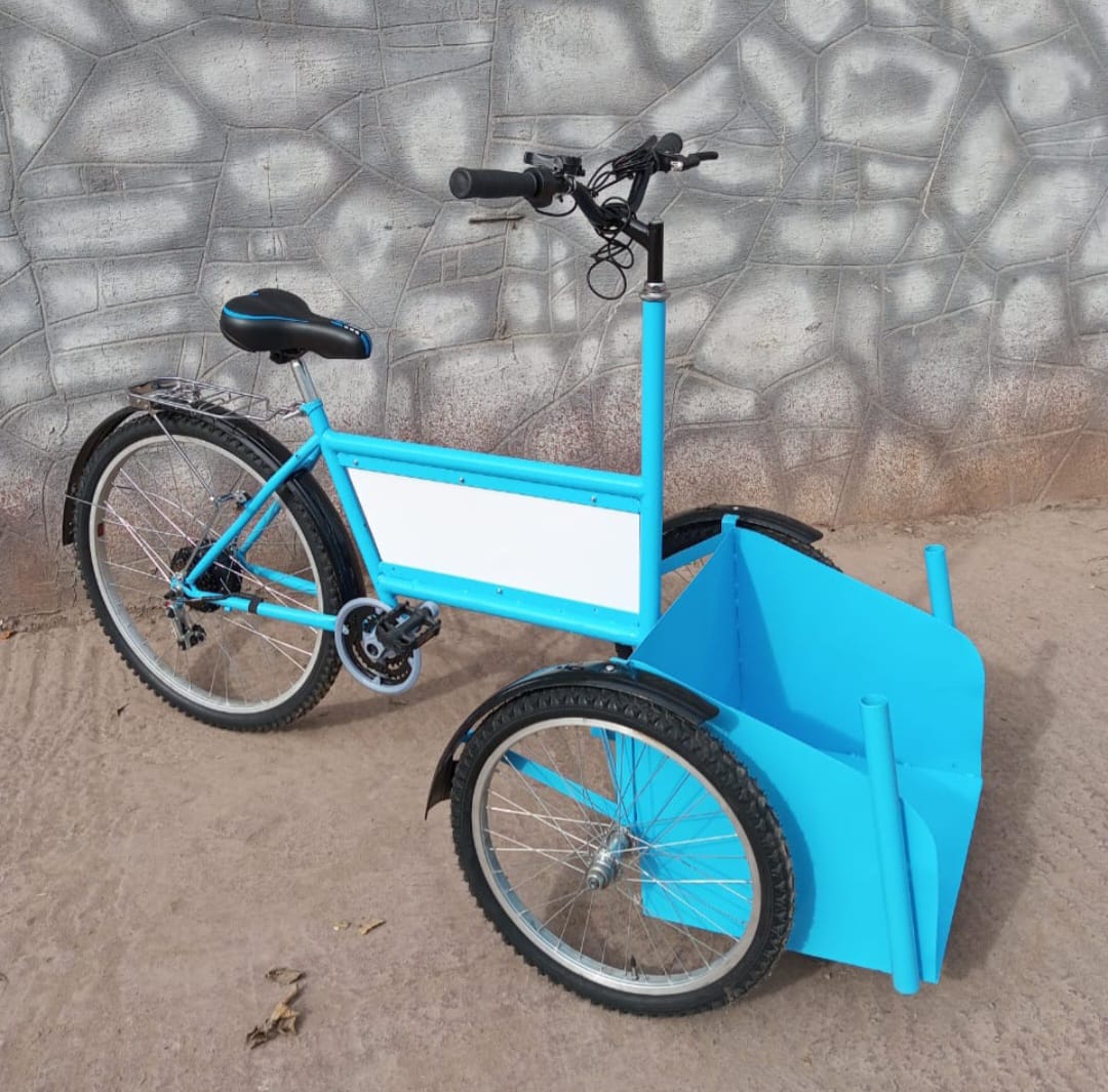 Tricycle Cargo Électrique de Nettoyage Urbain en avant – Performance, Stabilité et Propreté Durable