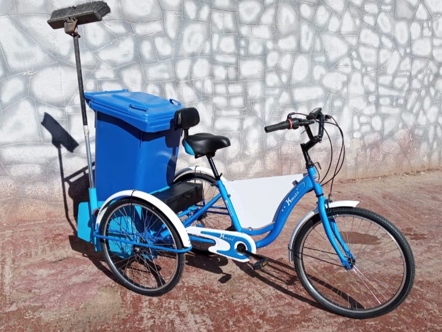 Tricycle Électrique de Nettoyage Urbain – Porte-Bac 120 L