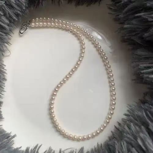 Classic Pearl Necklace