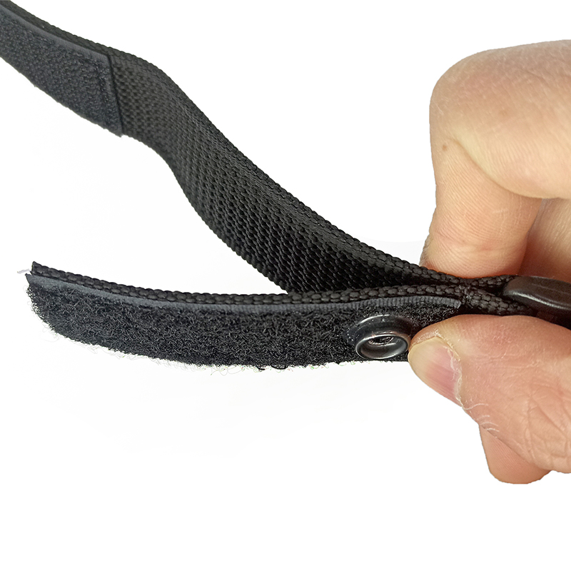 Tactical Keychain Belt Keeper Holder Comfortable Black Iron Snap Accessory PP Material Stylish Holster Design