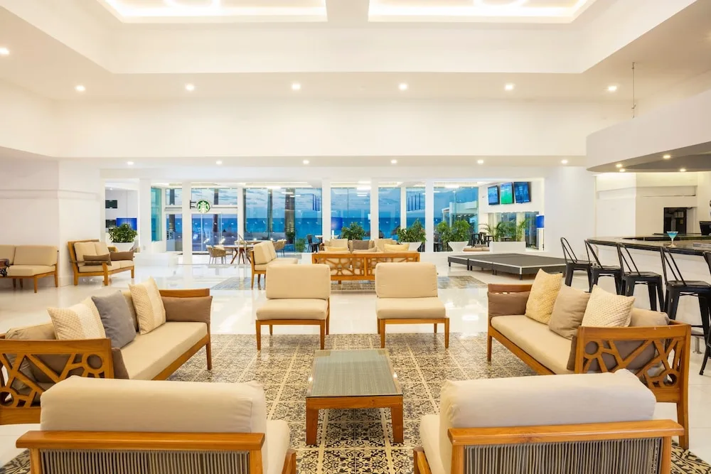 Krystal Cancun Hotel & Resort ⭐️⭐️⭐️⭐️