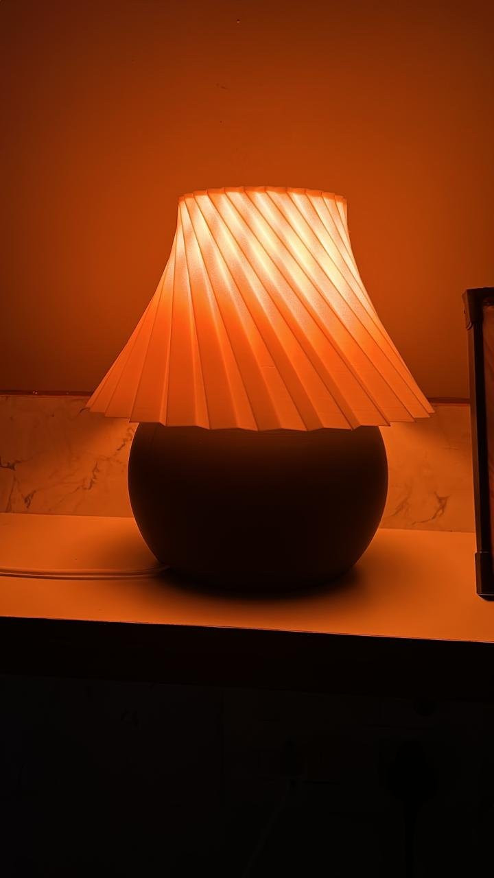 Amber Aura – 3D Printed Eco-Friendly Lamp