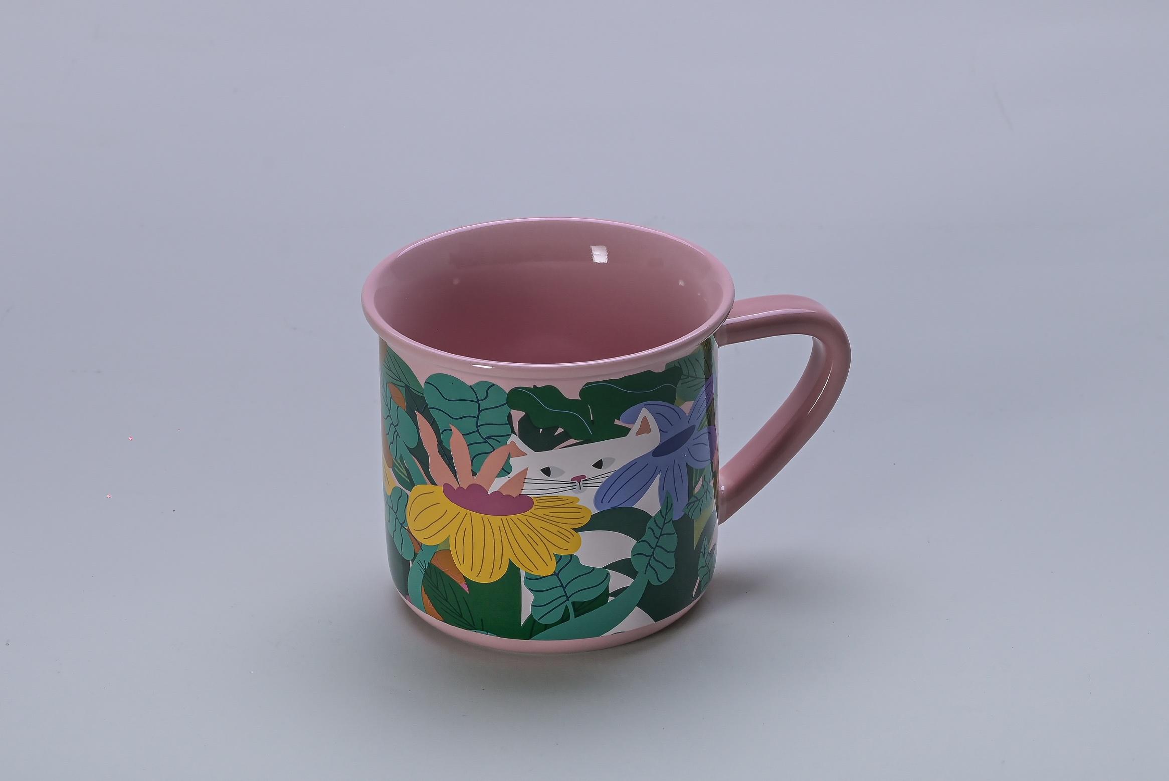 Taza de cerámica floral
