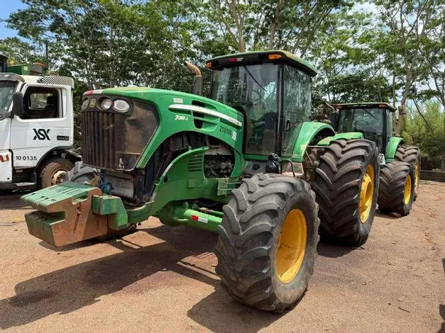 TRATOR DE PNEUS JOHN DEERE 7210 J, ANO: 2012