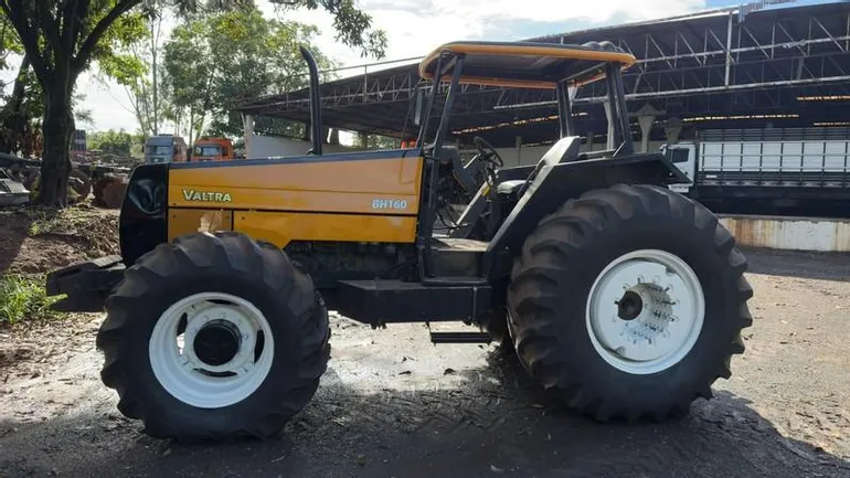 TRATOR AGRÍCOLA VALTRA 160 4X4, ANO: 2005