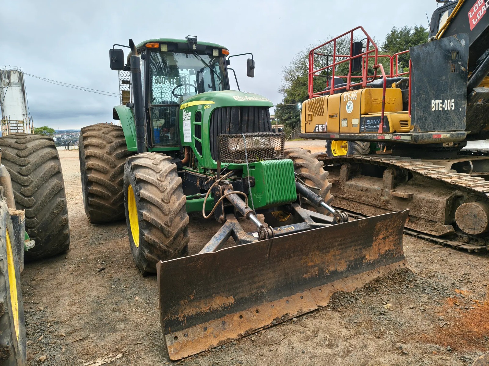 Trator de Pneus John Deere 6190J 4x4 2021