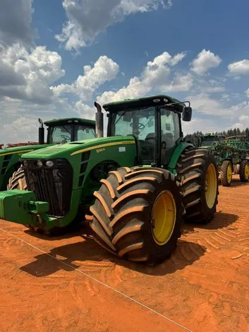 TRATOR AGRÍCOLA JOHN DEERE 8320R